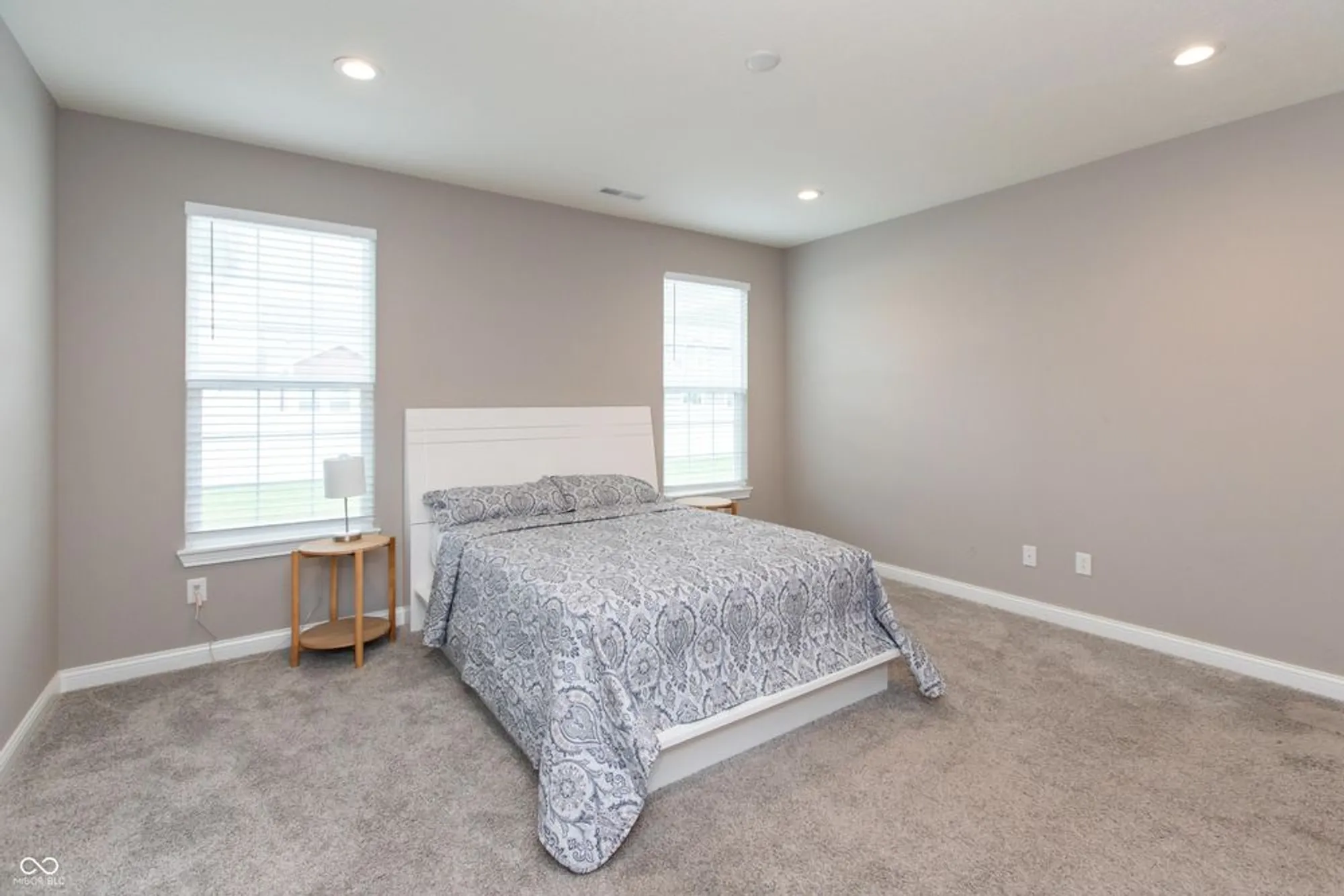 Property Slideshow image 14 of 23 | 253 darrough dr, Greenwood, IN, 46143