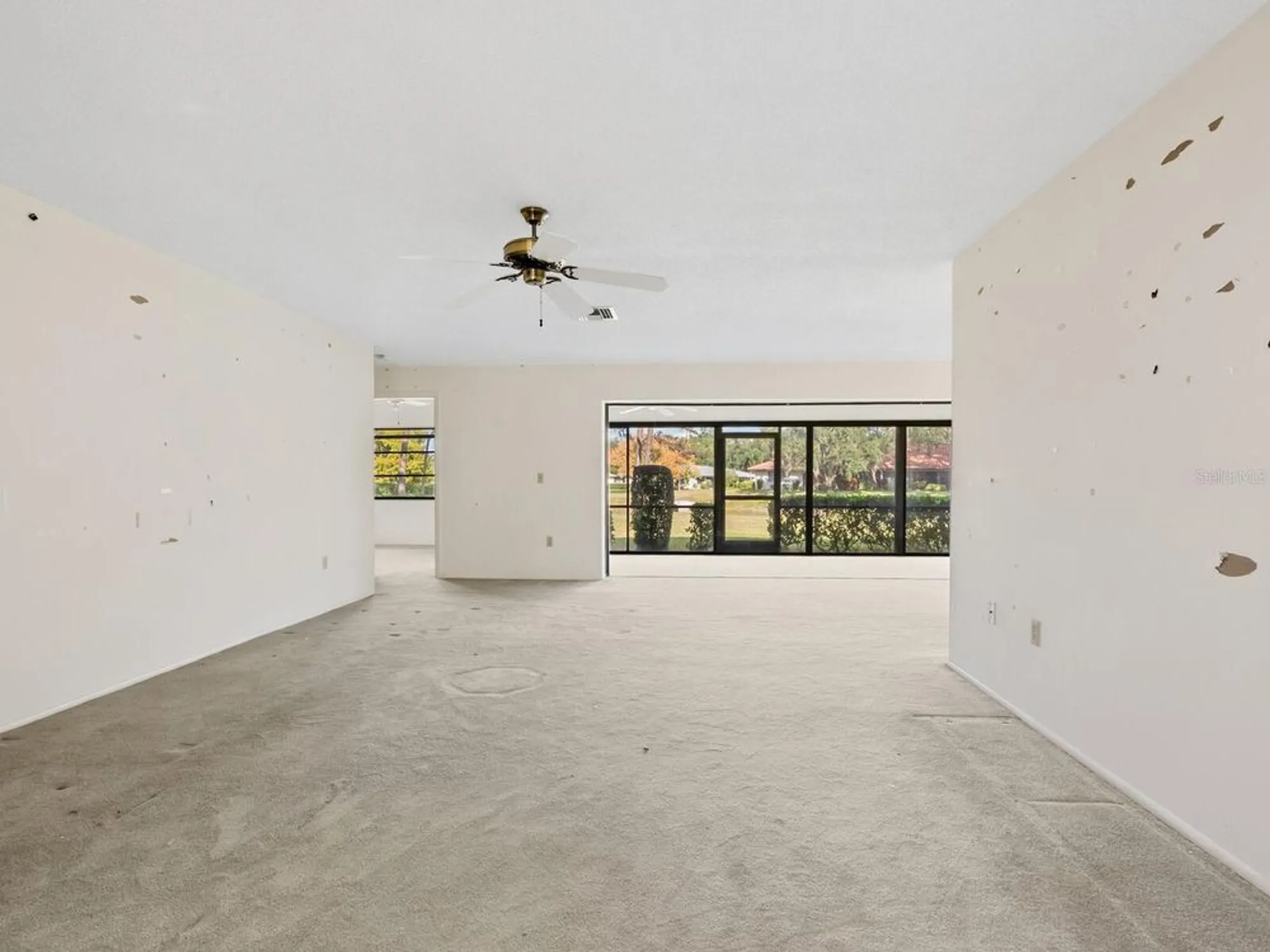 Property Slideshow image 7 of 53 | 5450 golf pointe dr, Sarasota, FL, 34243