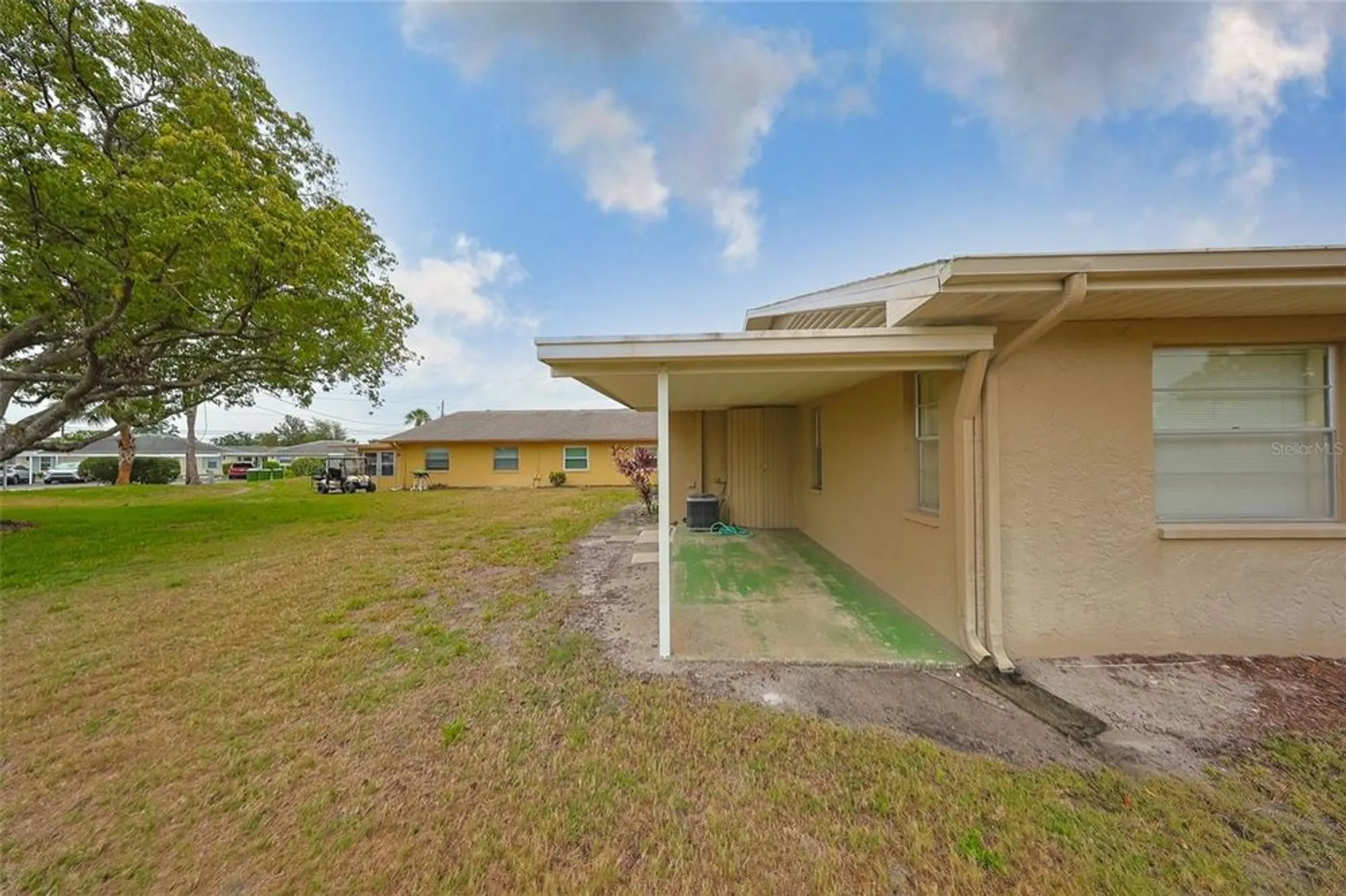 Property Slideshow image 5 of 54 | 1904 canterbury ln 18, Sun City Center, FL, 33573