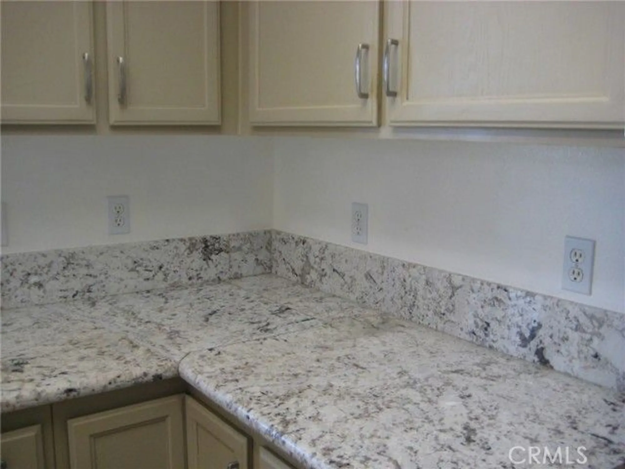 Property Slideshow image 26 of 41 | 19058 pamela ln, Apple Valley, CA, 92308