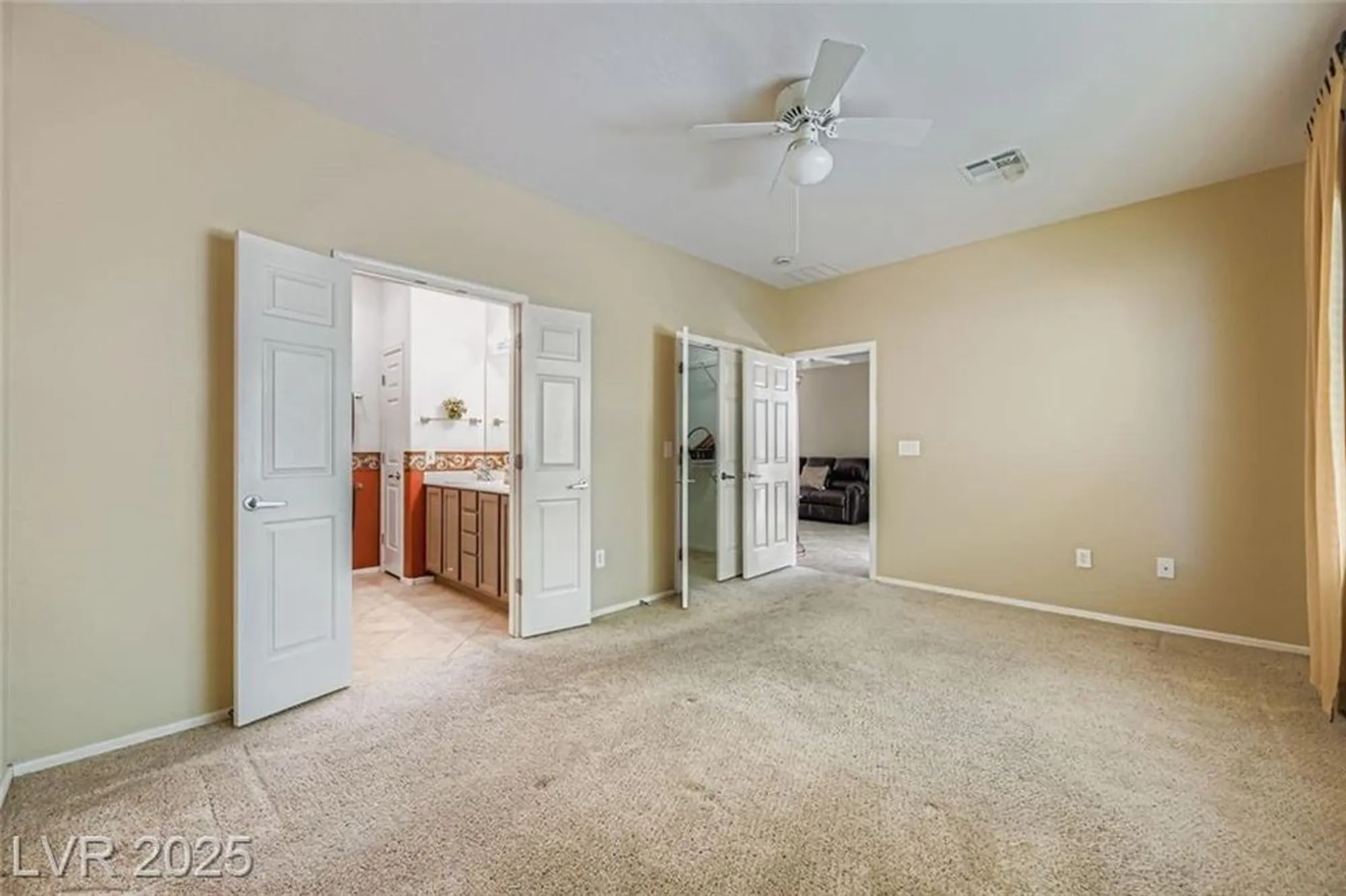 Property Slideshow image 16 of 29 | 2404 willow wren dr, North Las Vegas, NV, 89084