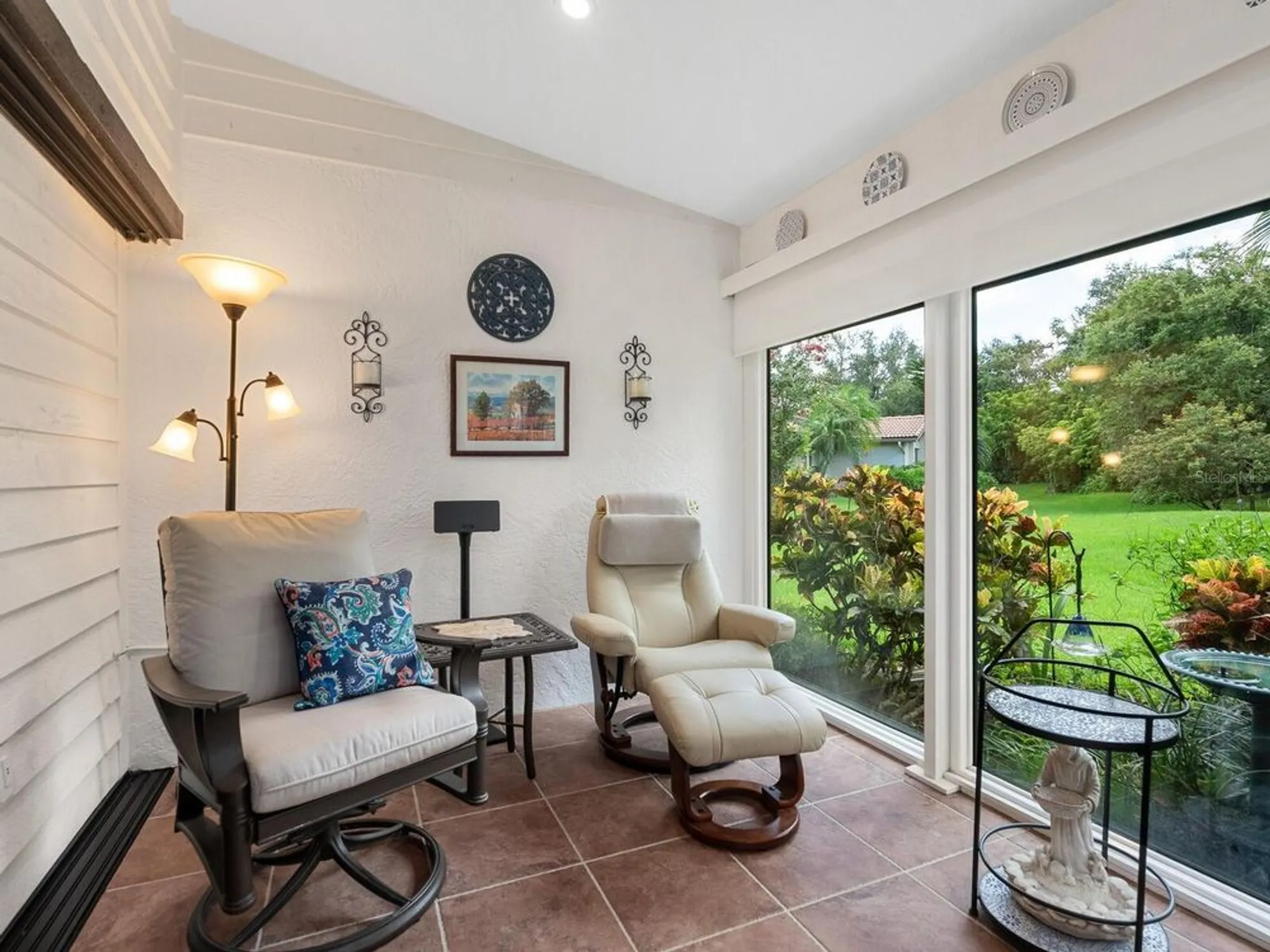 Property Slideshow image 12 of 44 | 4004 wilshire cir 89, Sarasota, FL, 34238