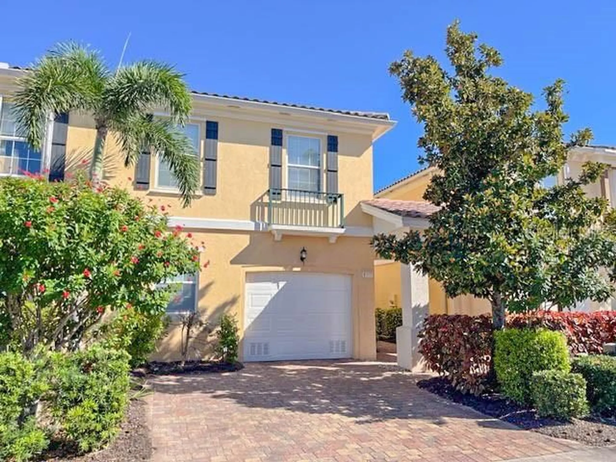 Property Slideshow image 1 of 54 | 1707 burgos dr, Sarasota, FL, 34238