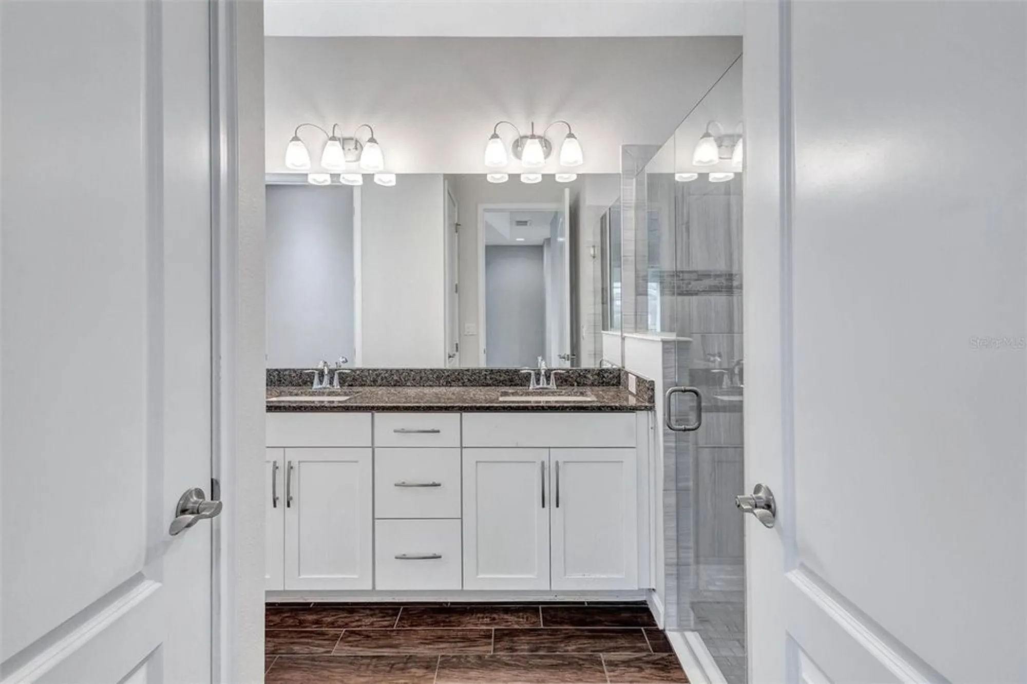 Property Slideshow image 23 of 55 | 5221 horizon cv, Bradenton, FL, 34211