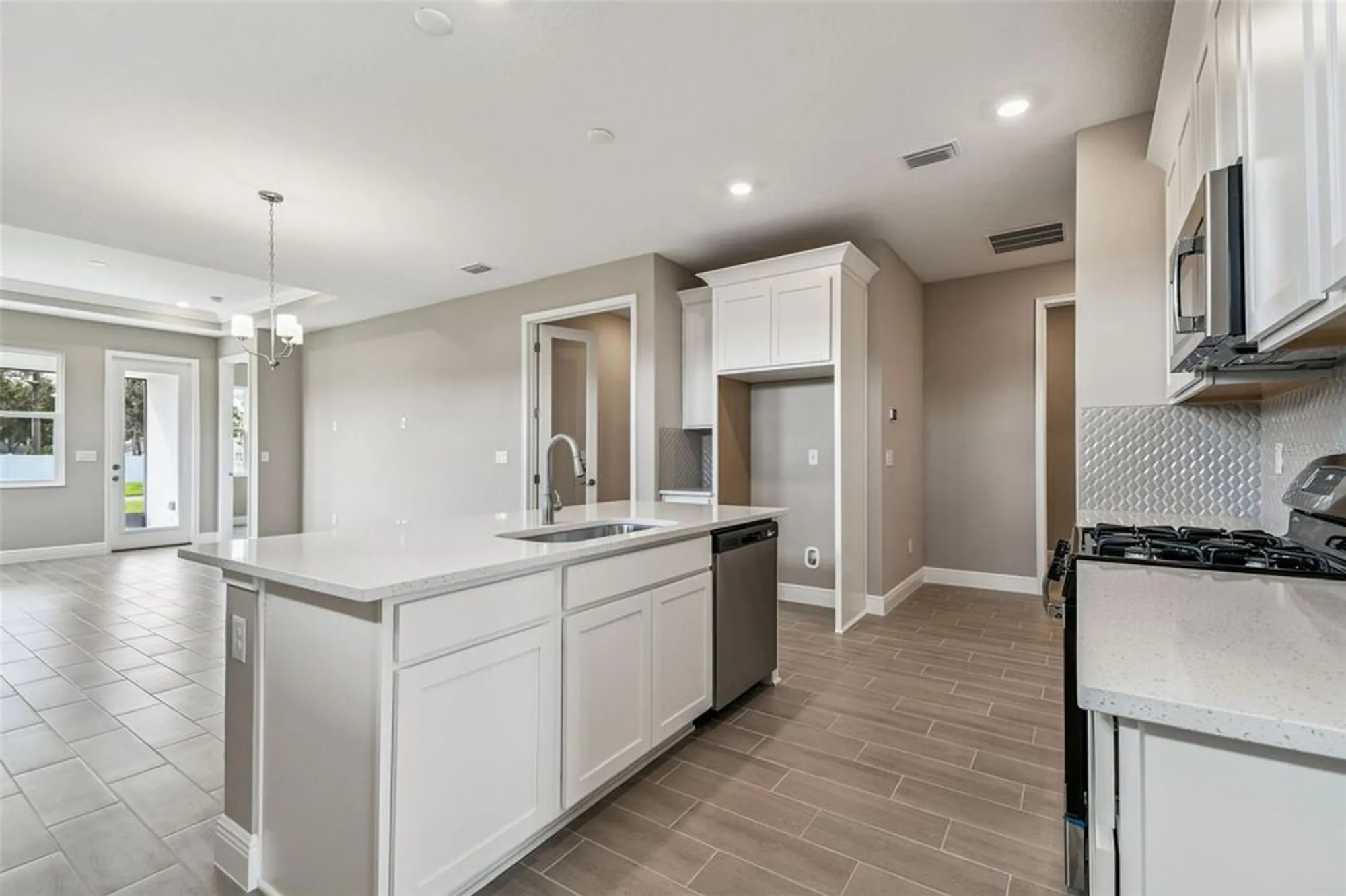 Property Slideshow image 4 of 12 | 3766 nandina cir, Sun City Center, FL, 33573