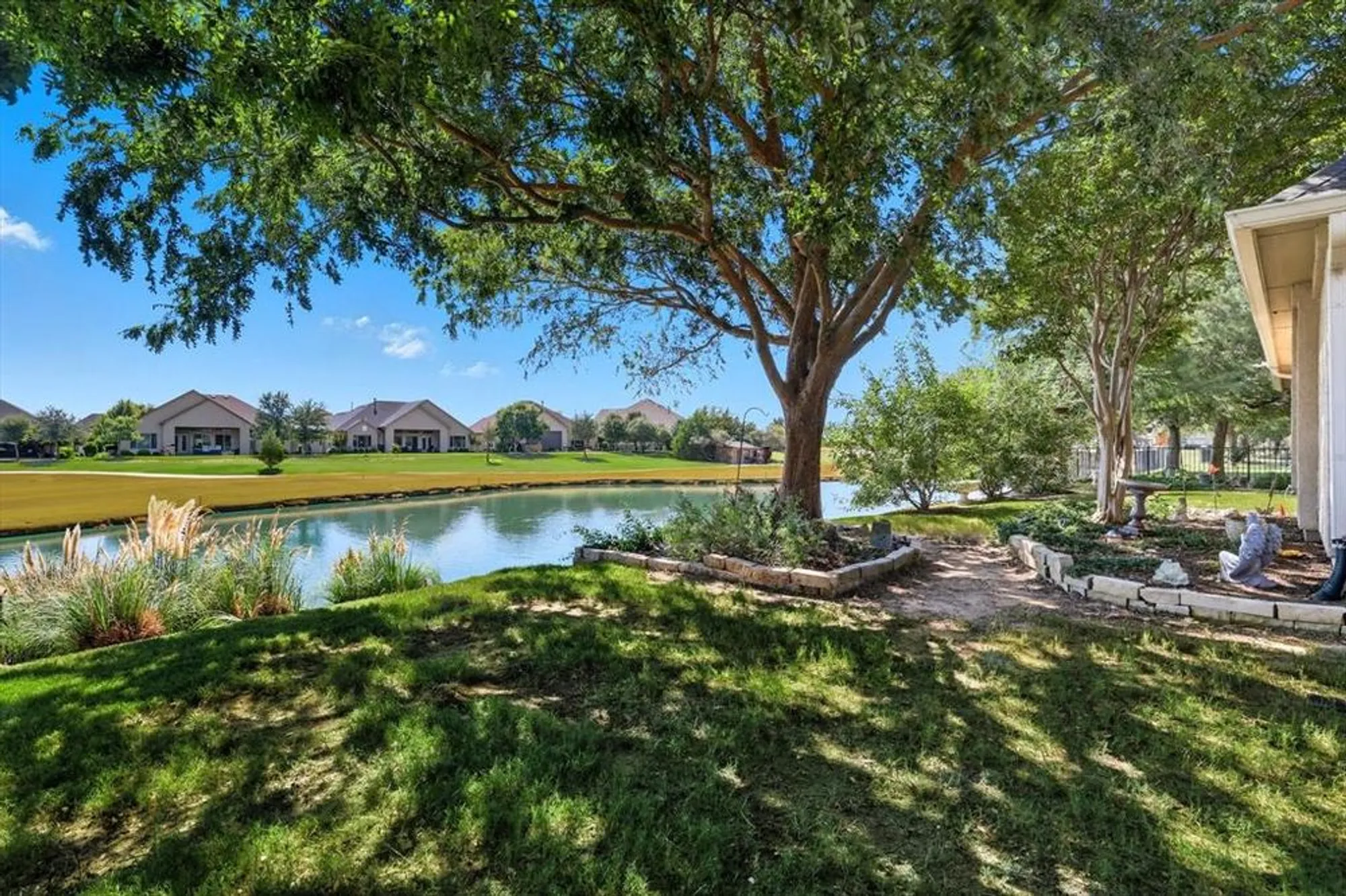 Property Slideshow image 31 of 39 | 9501 grandview dr, Denton, TX, 76207