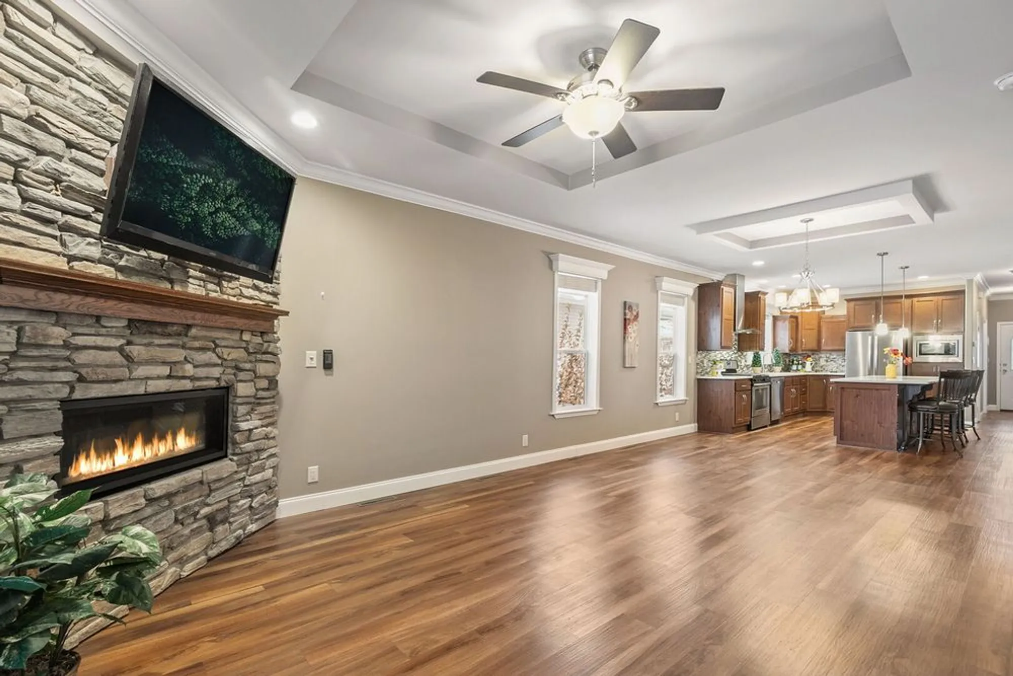 Property Slideshow image 6 of 17 | 1412 scenic vw, Grayslake, IL, 60030