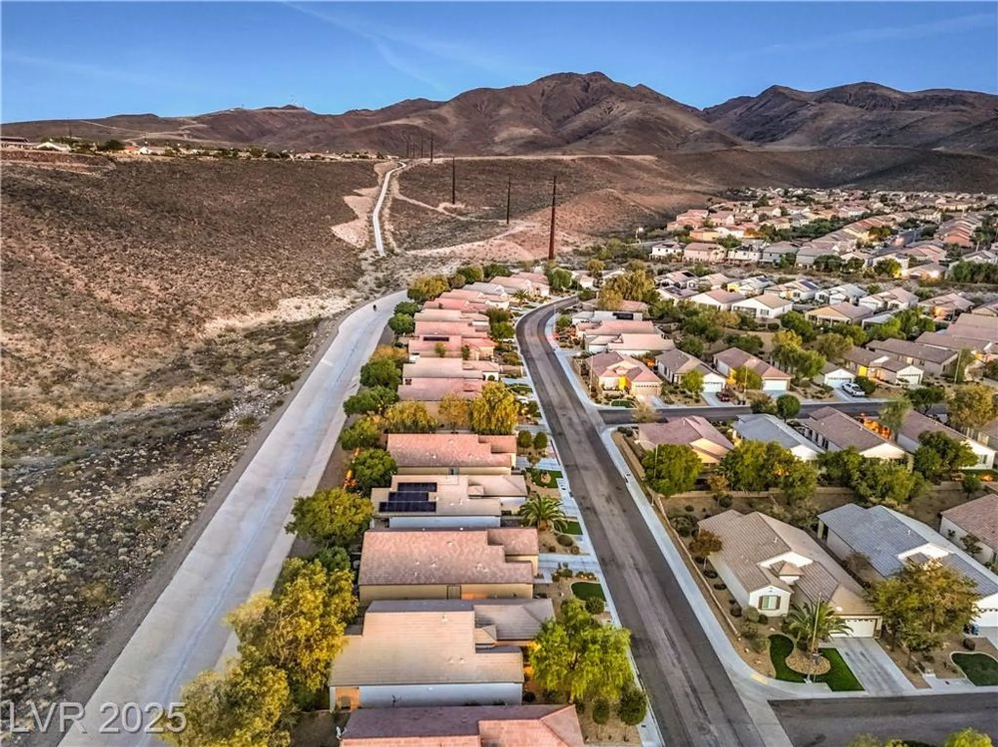 Property Slideshow image 18 of 42 | 2314 jada dr, Henderson, NV, 89044