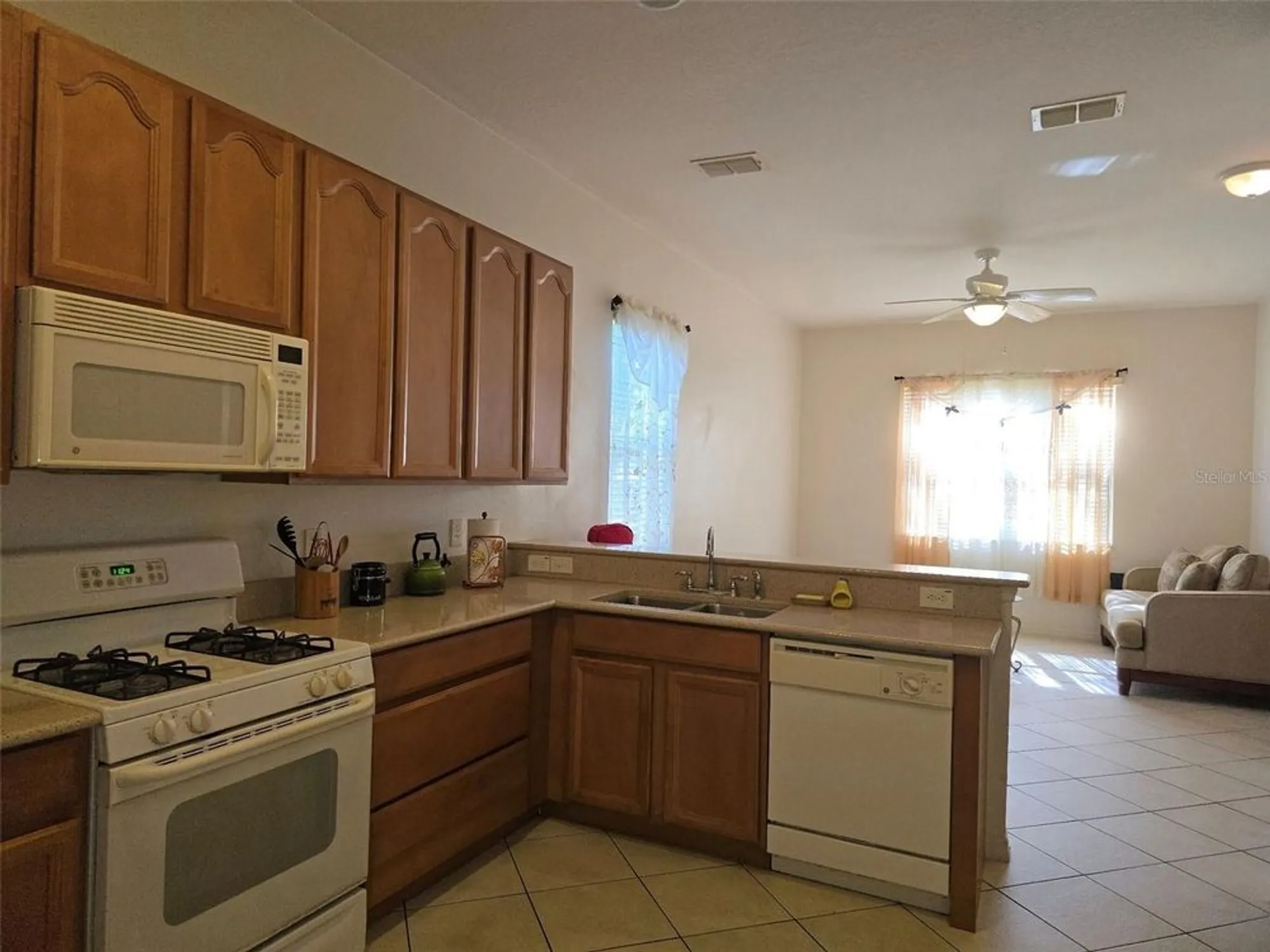 Property Slideshow image 13 of 49 | 108 crescent moon dr, Groveland, FL, 34736