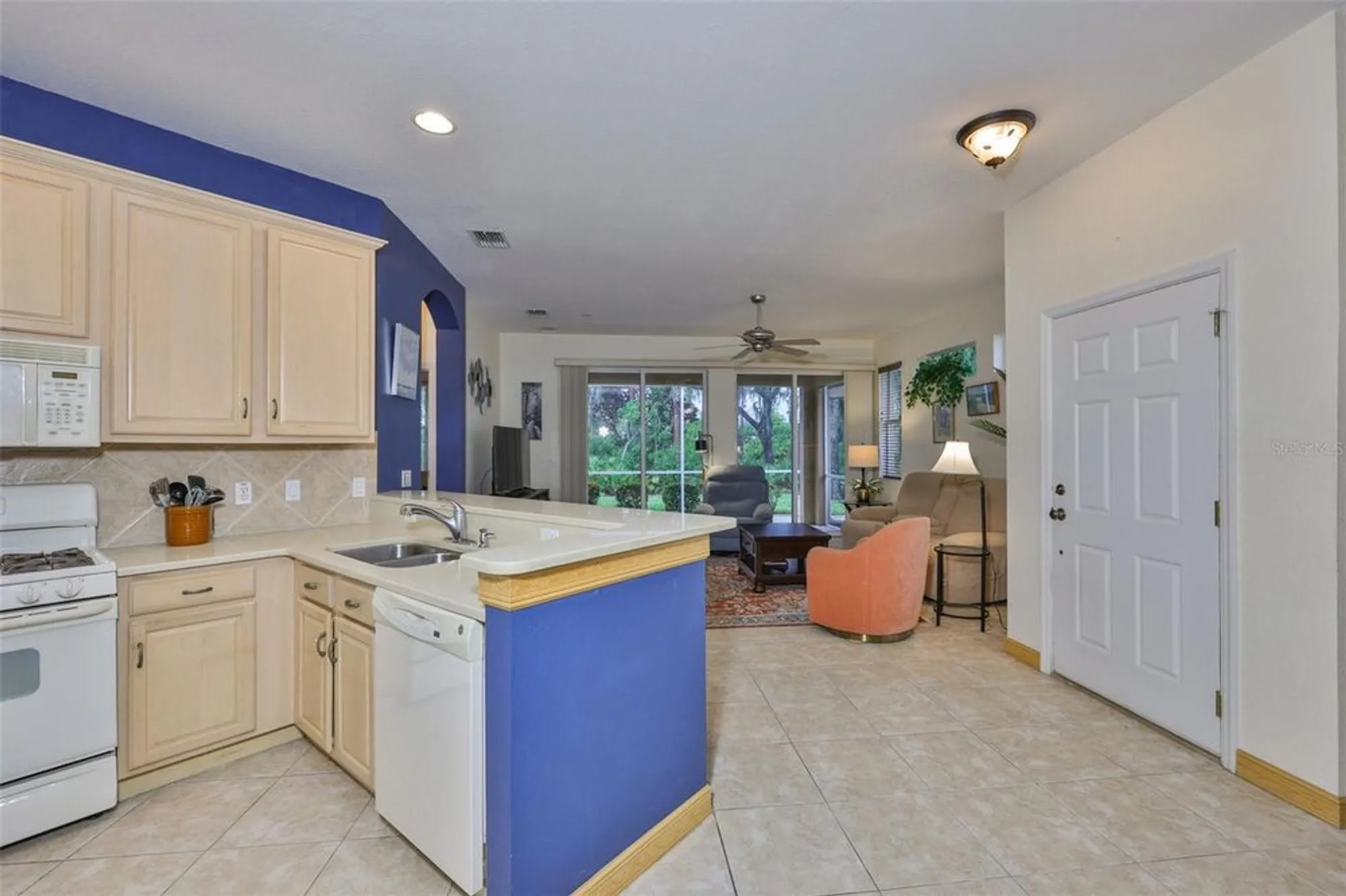 Property Slideshow image 17 of 61 | 2050 sifield greens way # 19, Sun City Center, FL, 33573