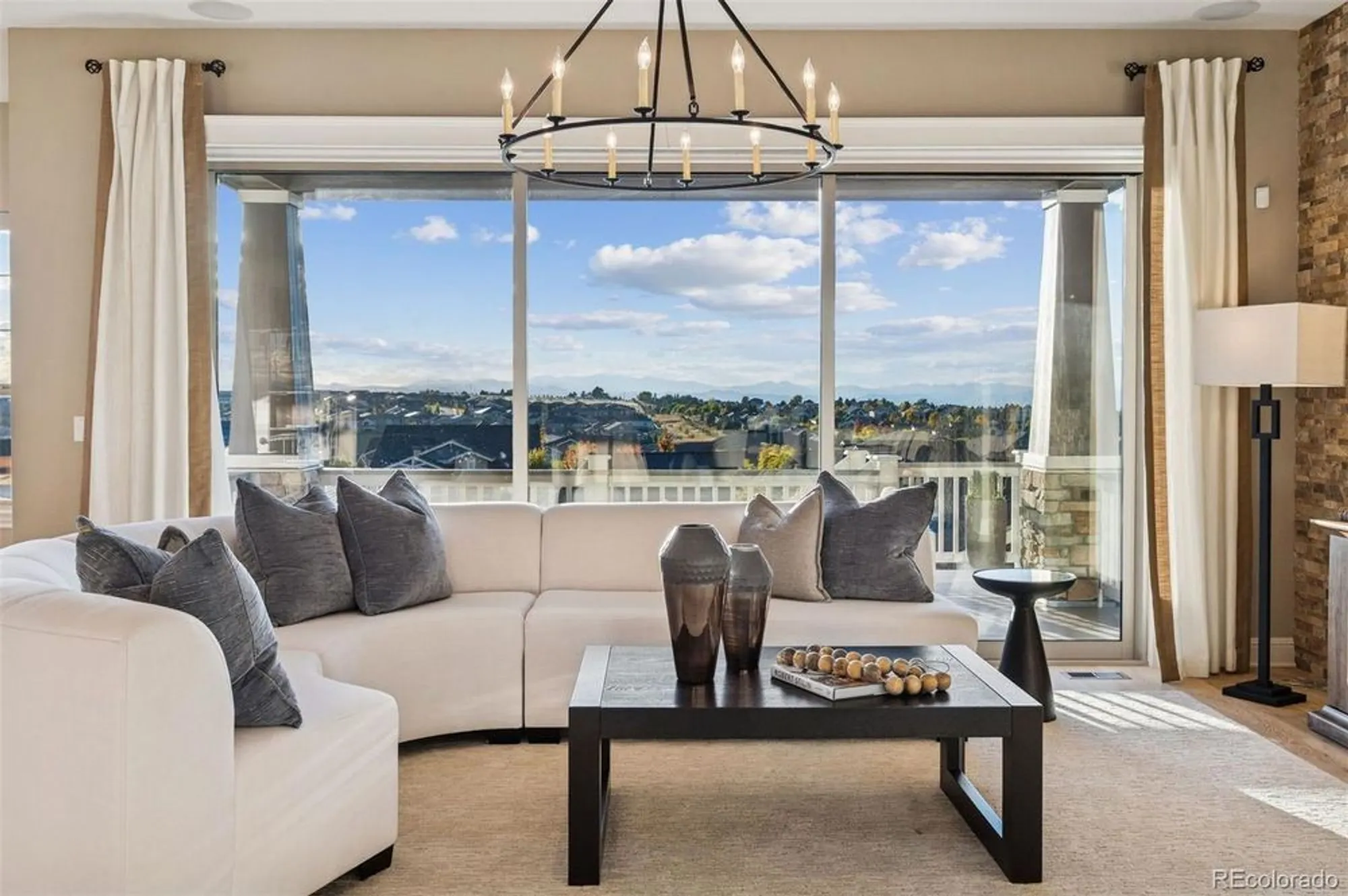 Property Slideshow image 13 of 48 | 8363 s winnipeg ct, Aurora, CO, 80016