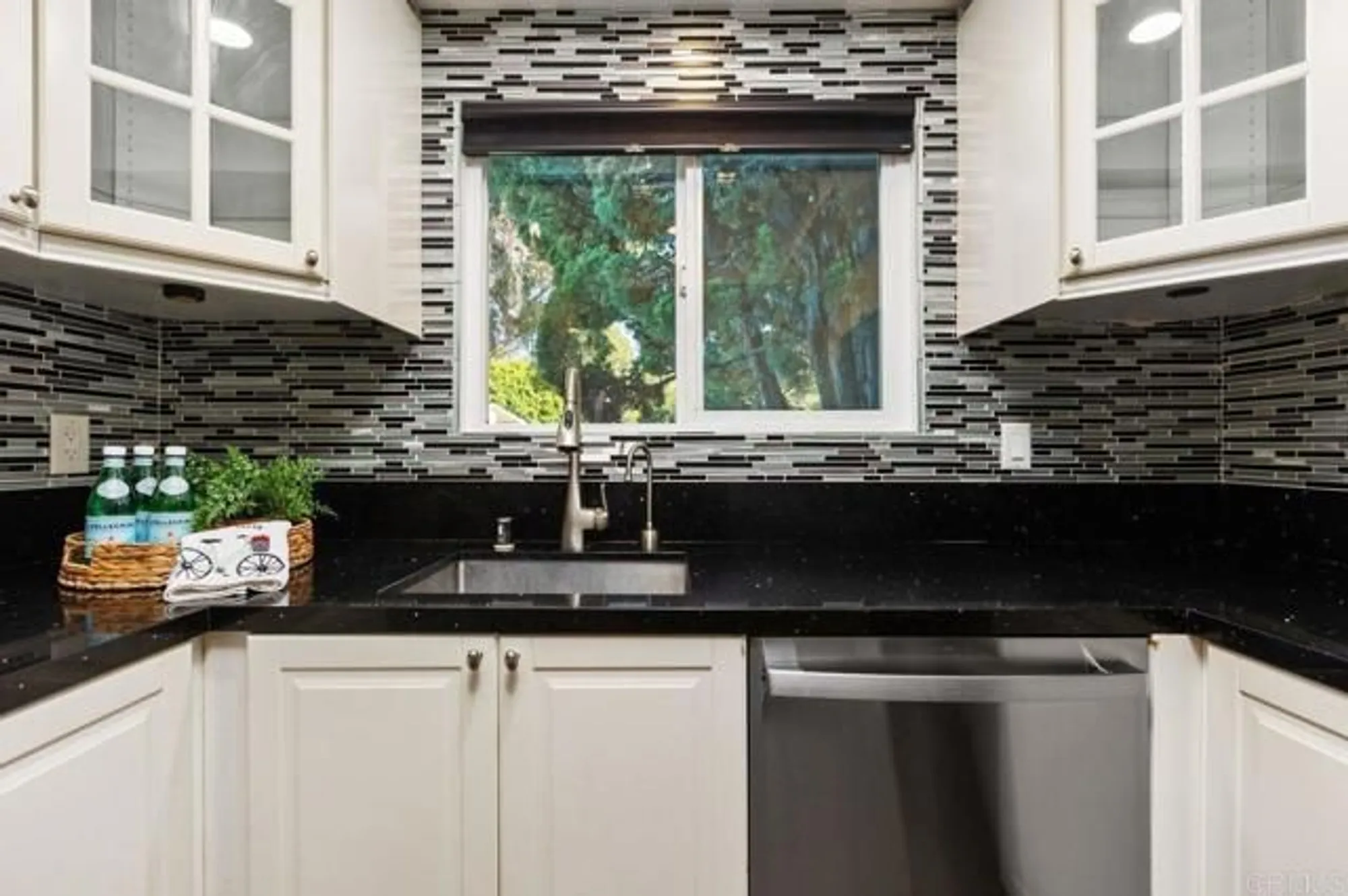 Property Slideshow image 14 of 37 | 4369 dowitcher way, Oceanside, CA, 92057