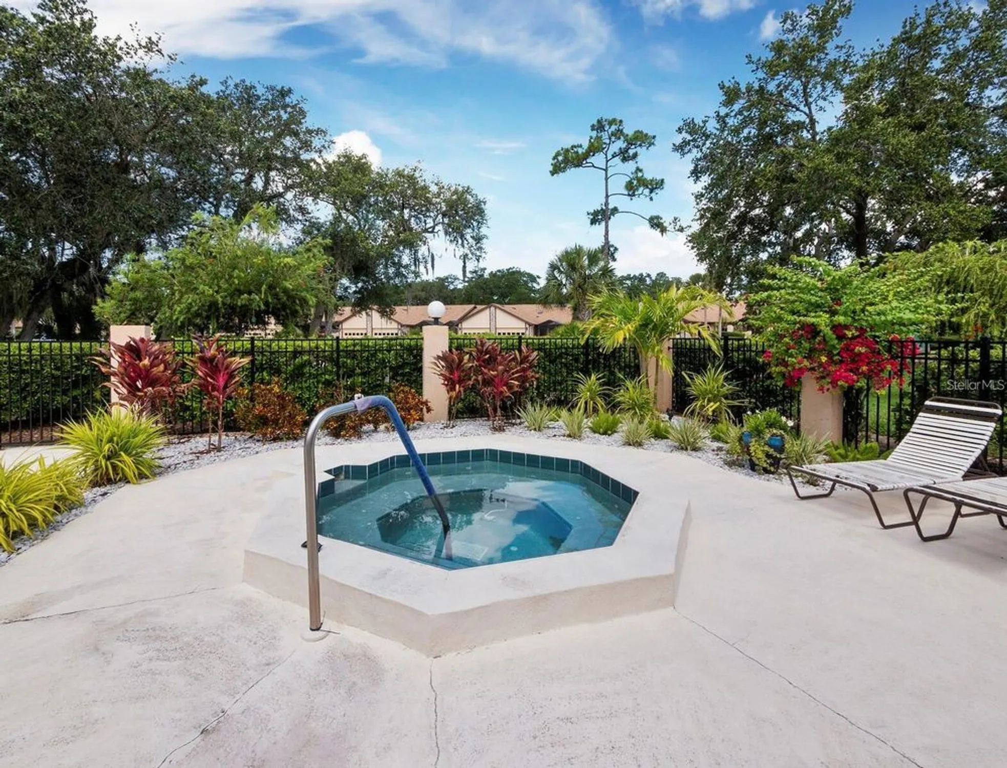 Property Slideshow image 21 of 30 | 5767 avista dr # 5767, Sarasota, FL, 34243