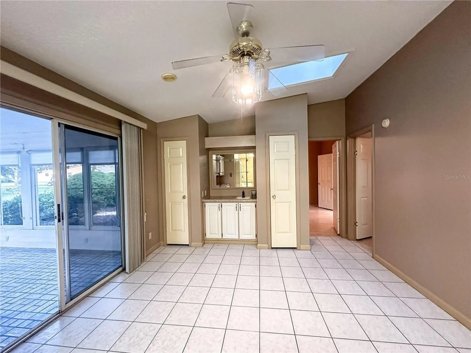 Property Slideshow image 14 of 58 | 1204 maria ct, Lady Lake, FL, 32159