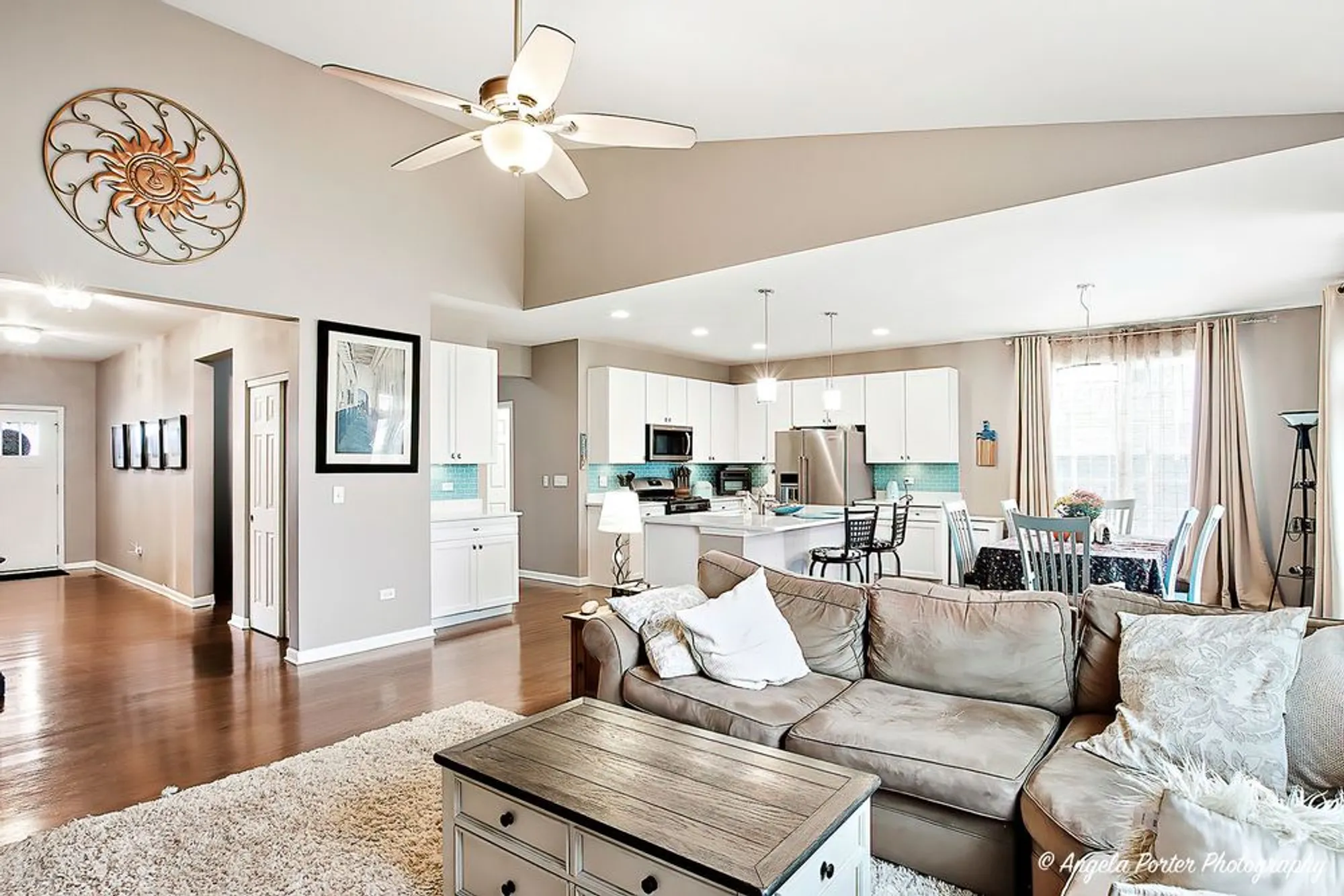 Property Slideshow image 7 of 30 | 1817 alta dr, Volo, IL, 60020