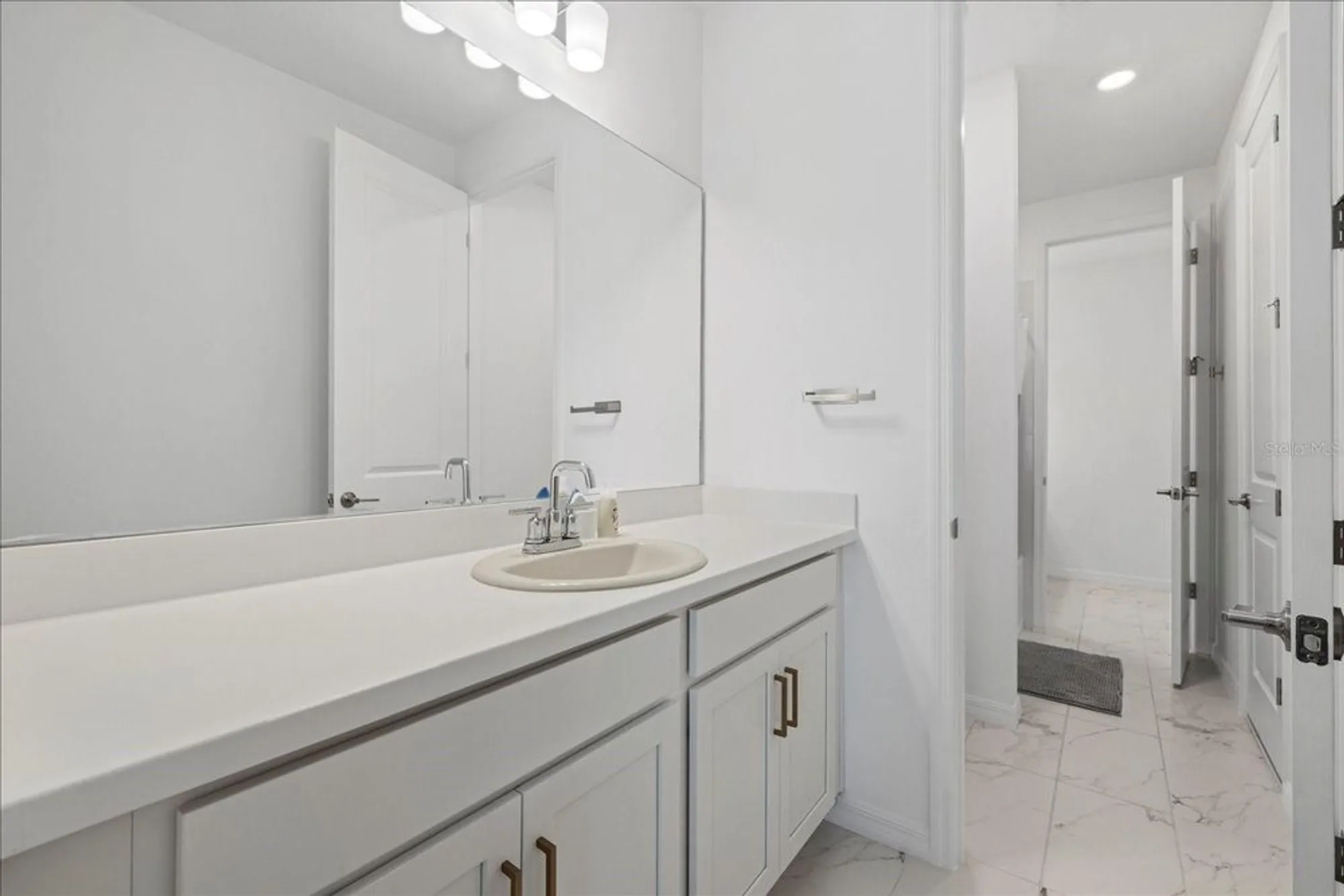 Property Slideshow image 36 of 52 | 4423 pond brook ct, Bradenton, FL, 34211