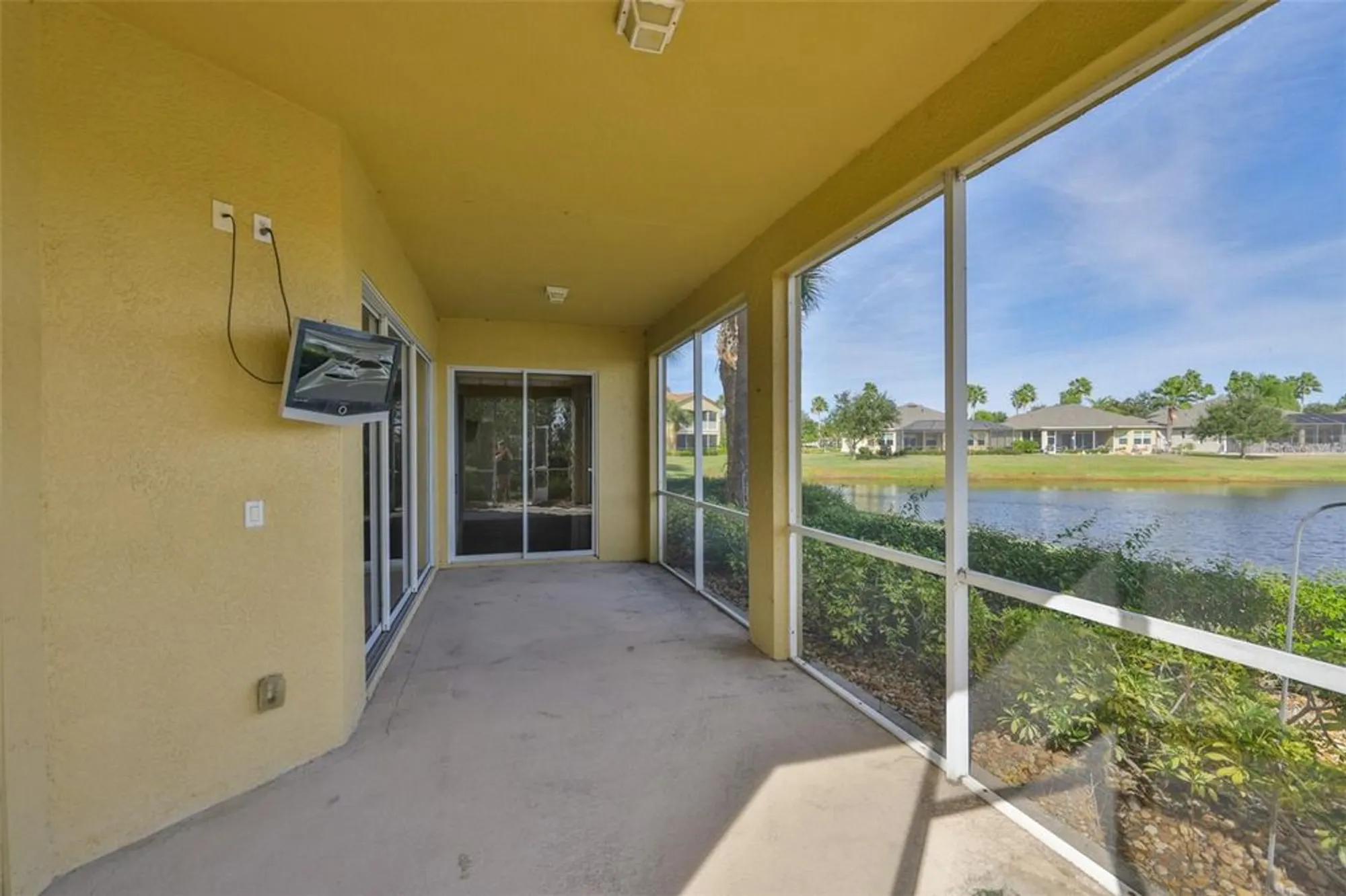 Property Slideshow image 42 of 53 | 1324 emerald dunes dr, Sun City Center, FL, 33573