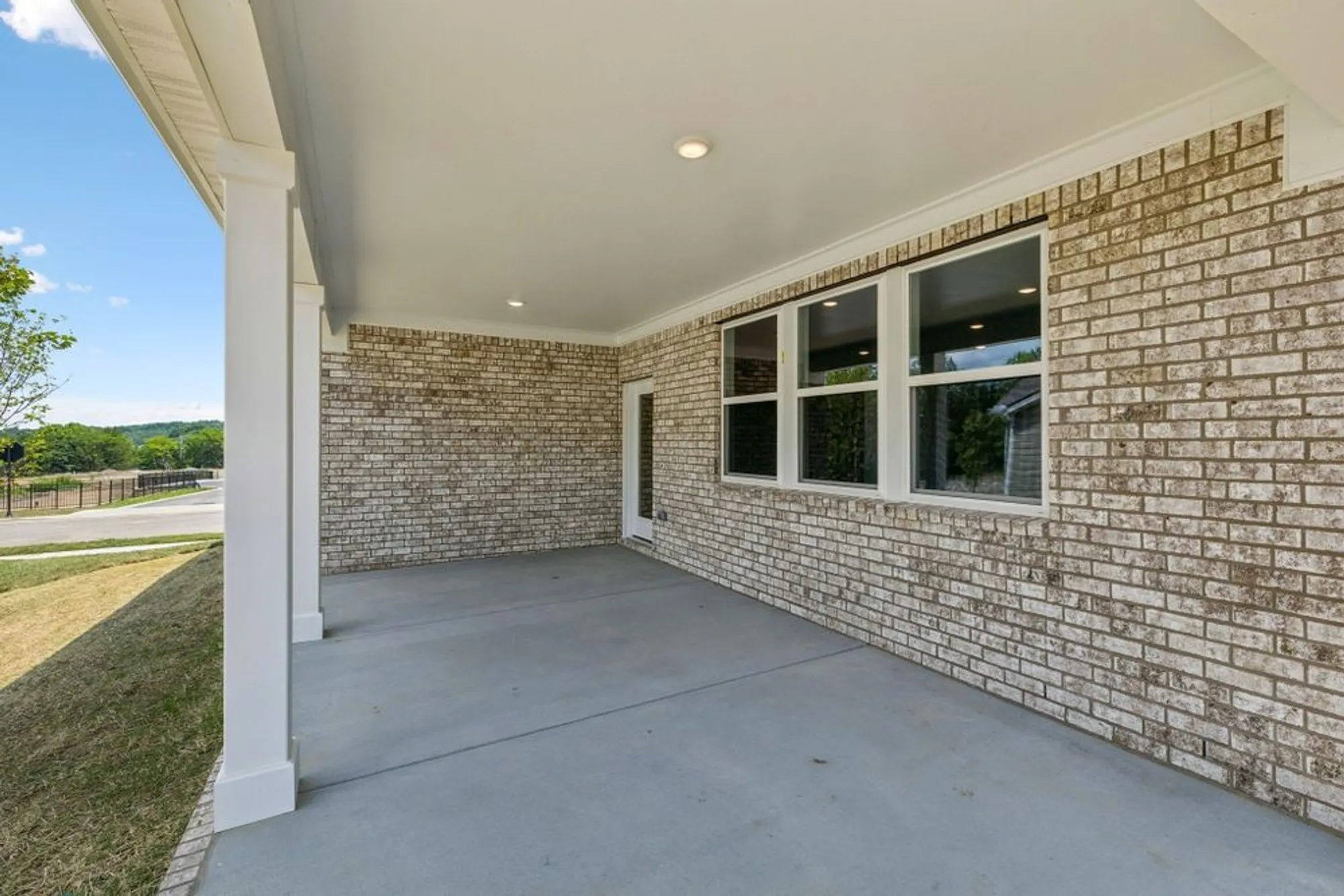 Property Slideshow image 31 of 38 | 344 stonehaus cir, Antioch, TN, 37013