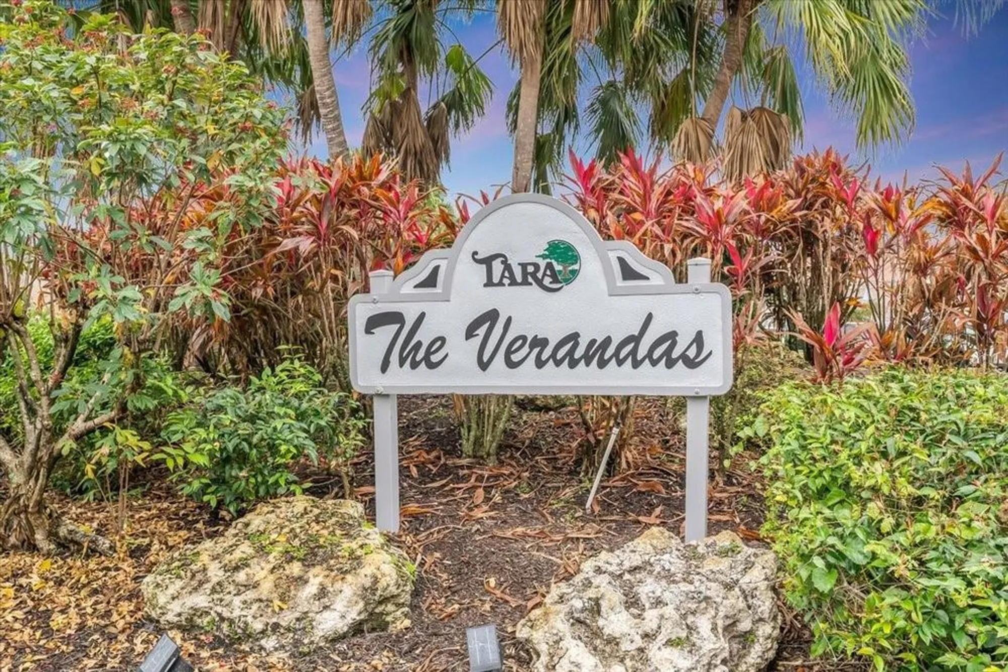 Property Slideshow image 4 of 58 | 6713 stone river rd apt 206, Bradenton, FL, 34203