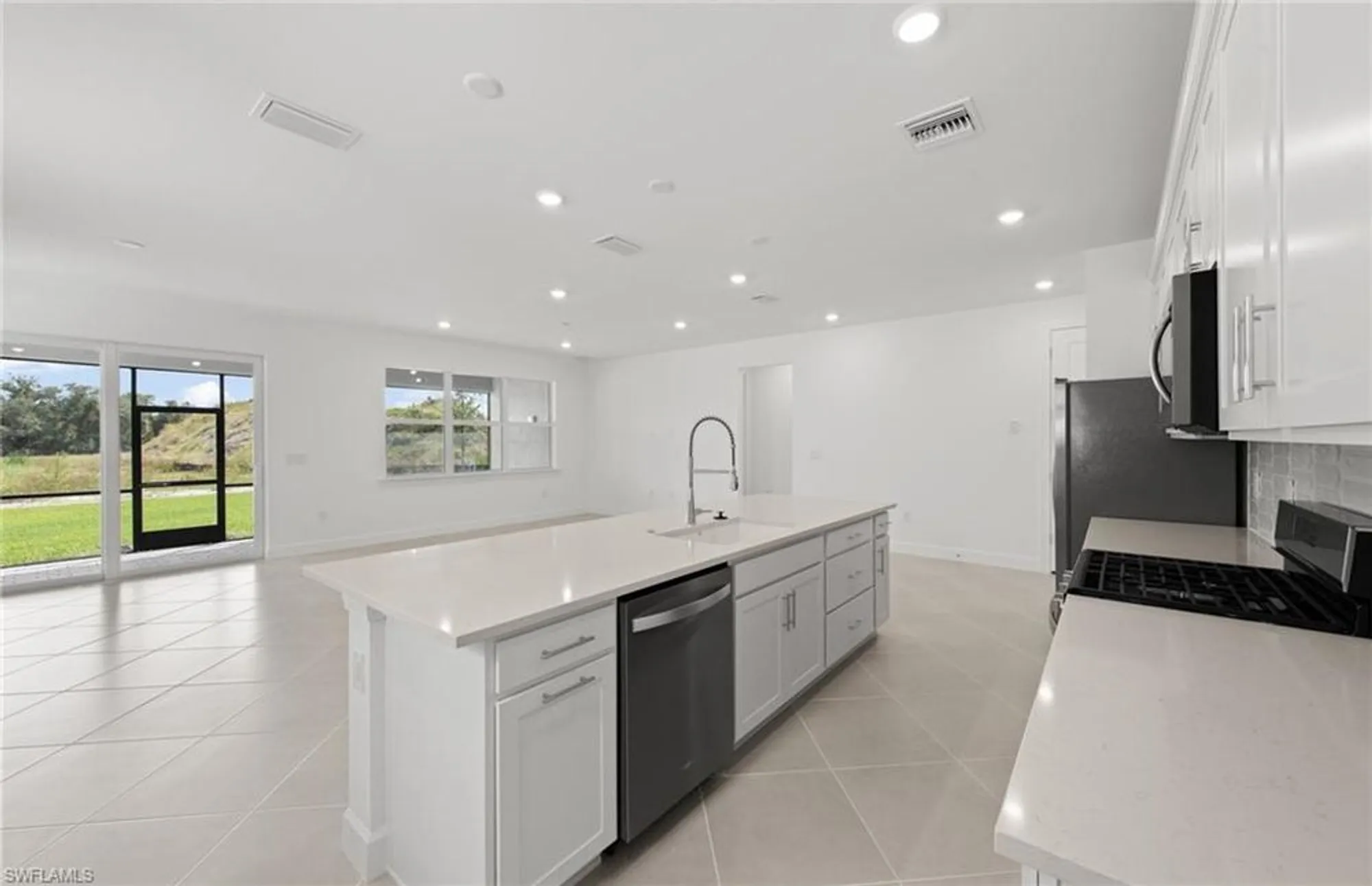 Property Slideshow image 8 of 46 | 17290 willow tree ln, North Fort Myers, FL, 33917