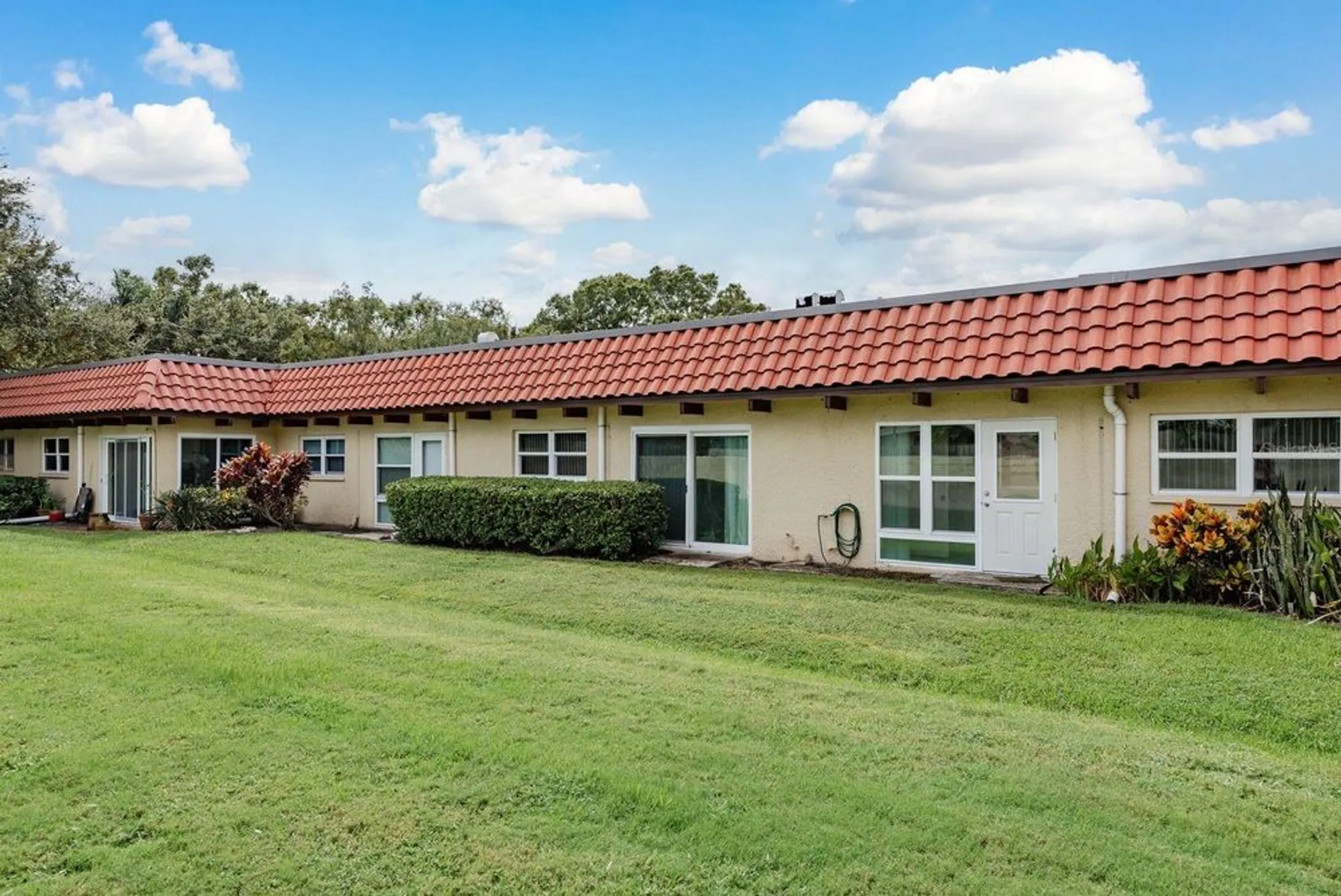 Property Slideshow image 19 of 29 | 1701 pinehurst rd 19e, Dunedin, FL, 34698