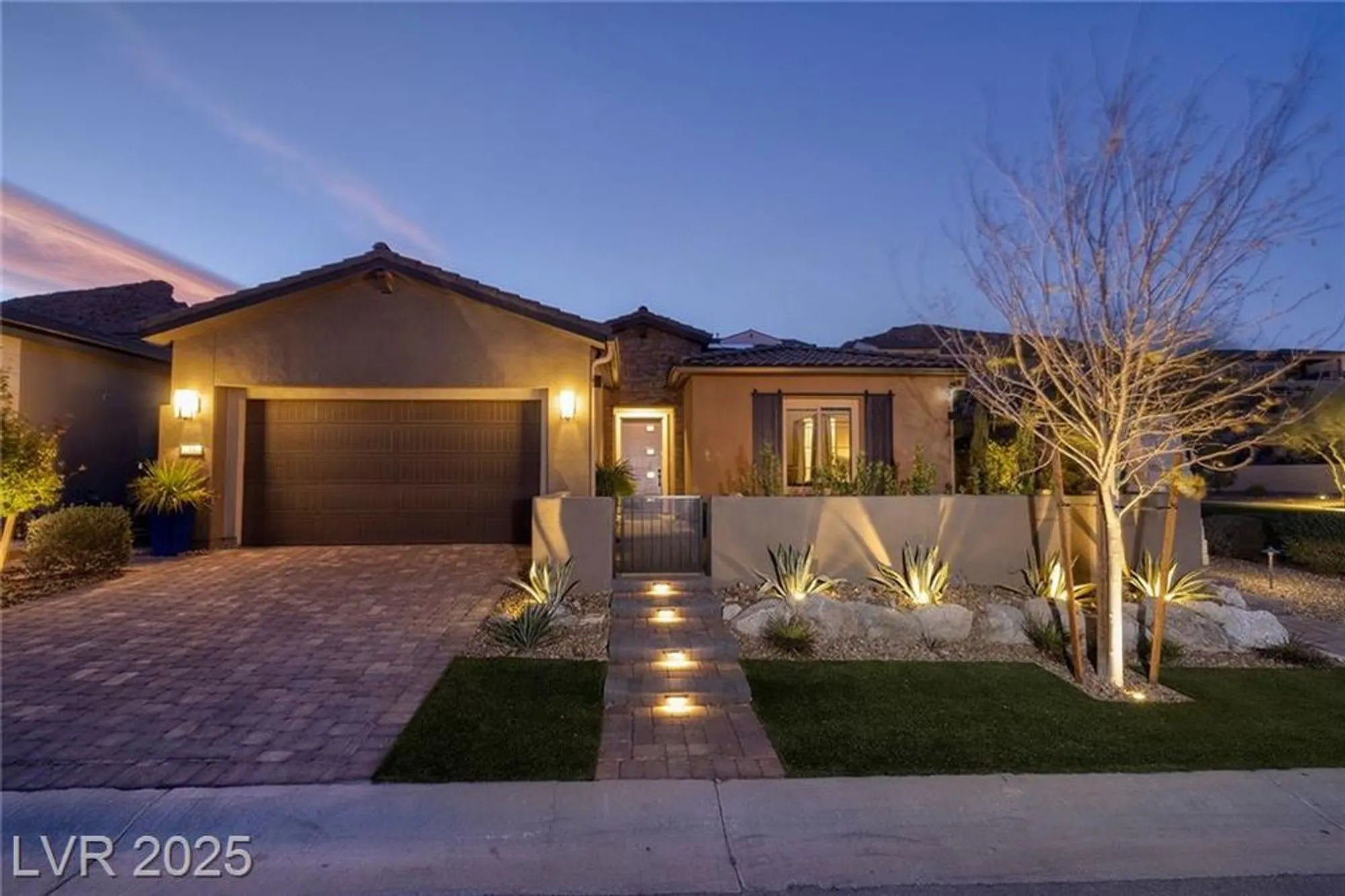 Property Slideshow image 2 of 52 | 33 desert juniper ln, Henderson, NV, 89011