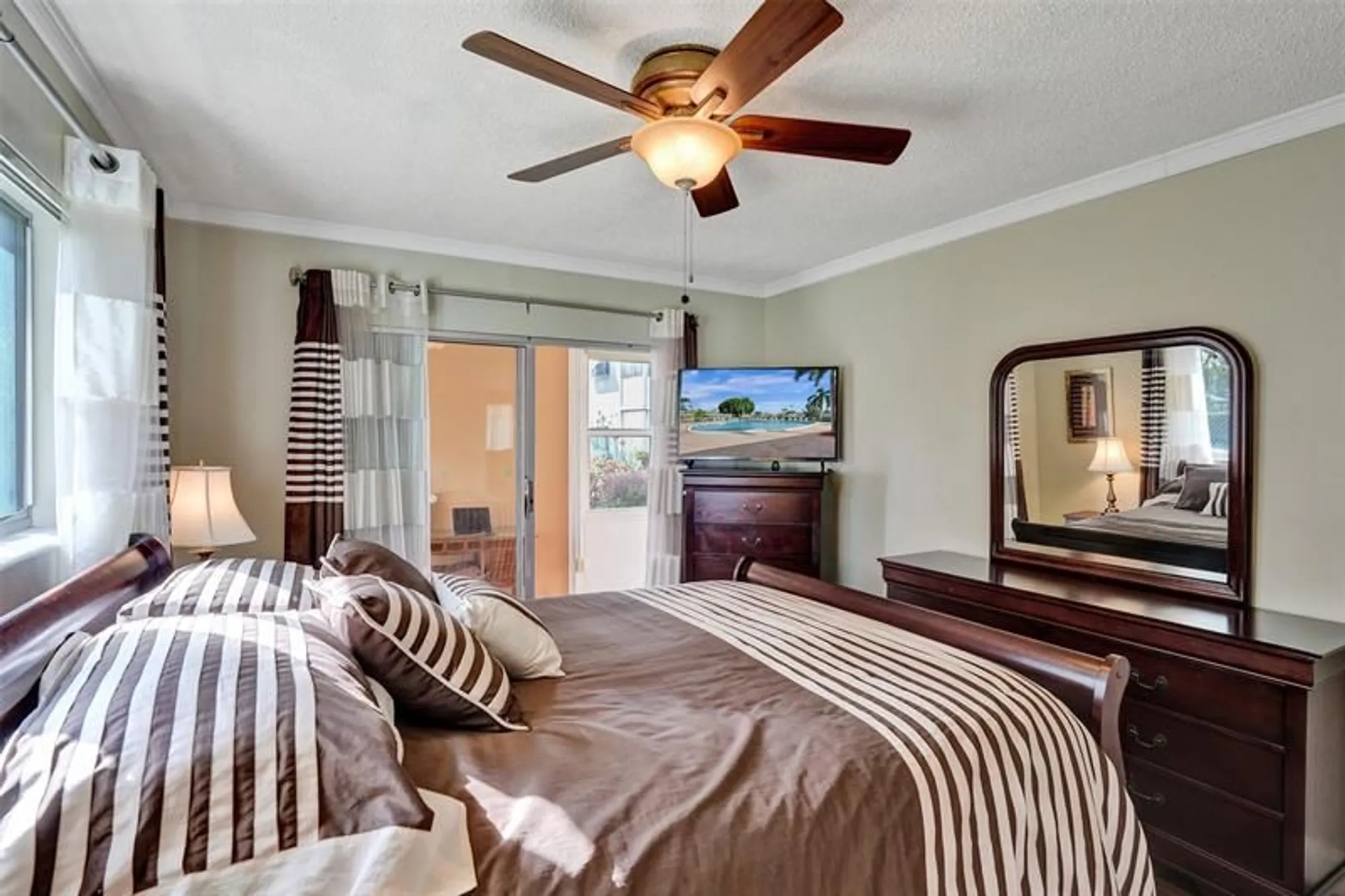 Property Slideshow image 16 of 48 | 3322 cynthia ln apt 112, Lake Worth Beach, FL, 33461