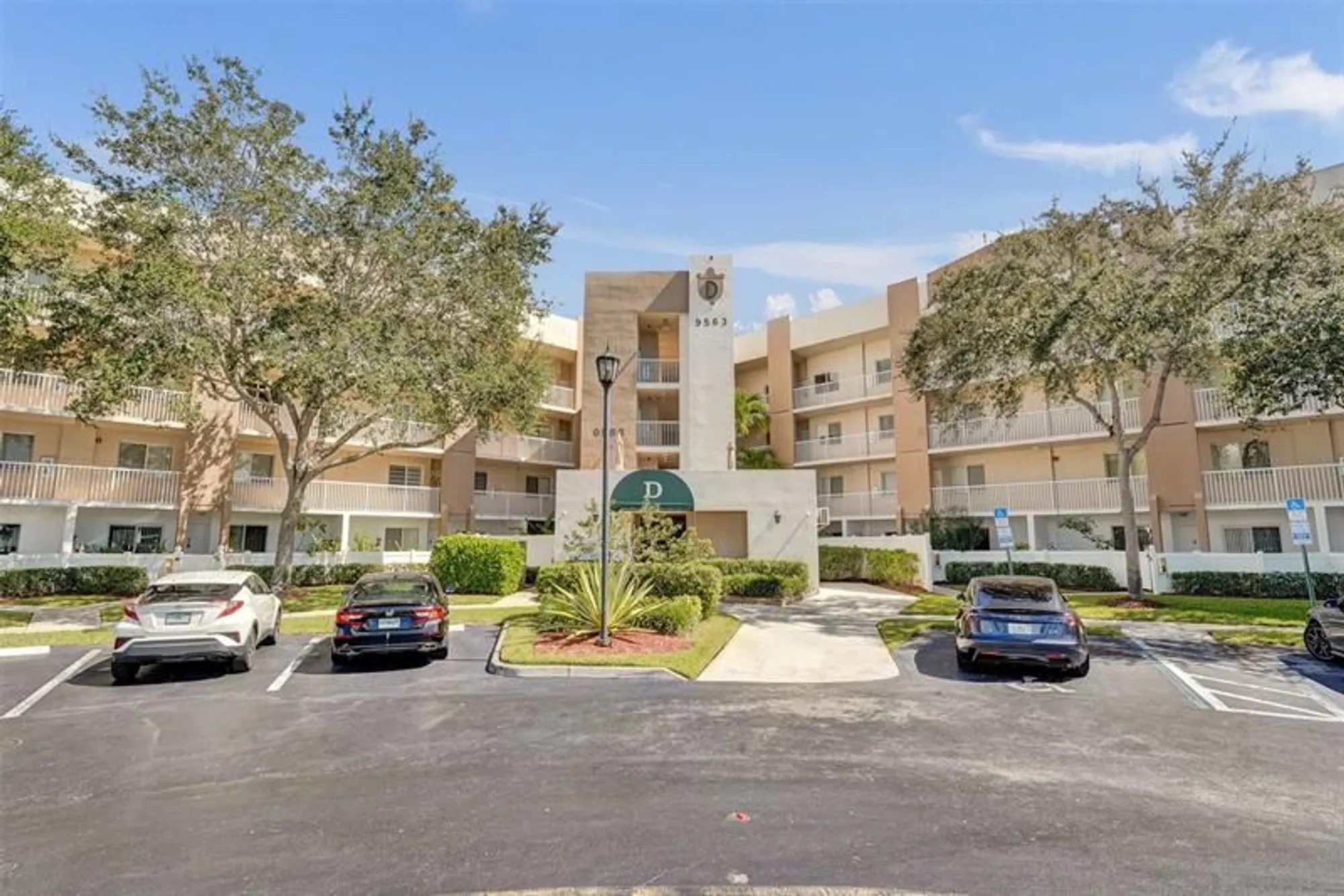 Property Slideshow image 62 of 69 | 9563 weldon cir apt d212, Fort Lauderdale, FL, 33321