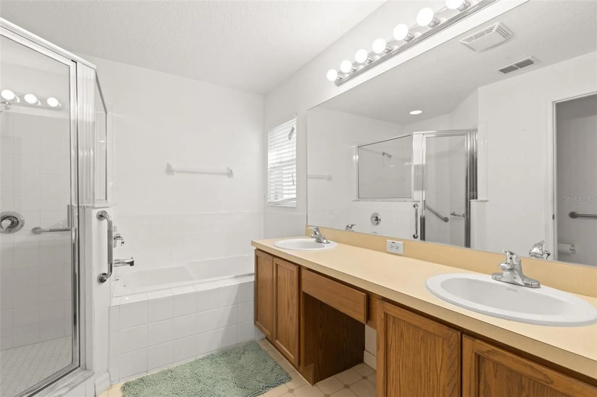 Property Slideshow image 12 of 60 | 10833 collar dr, San Antonio, FL, 33576