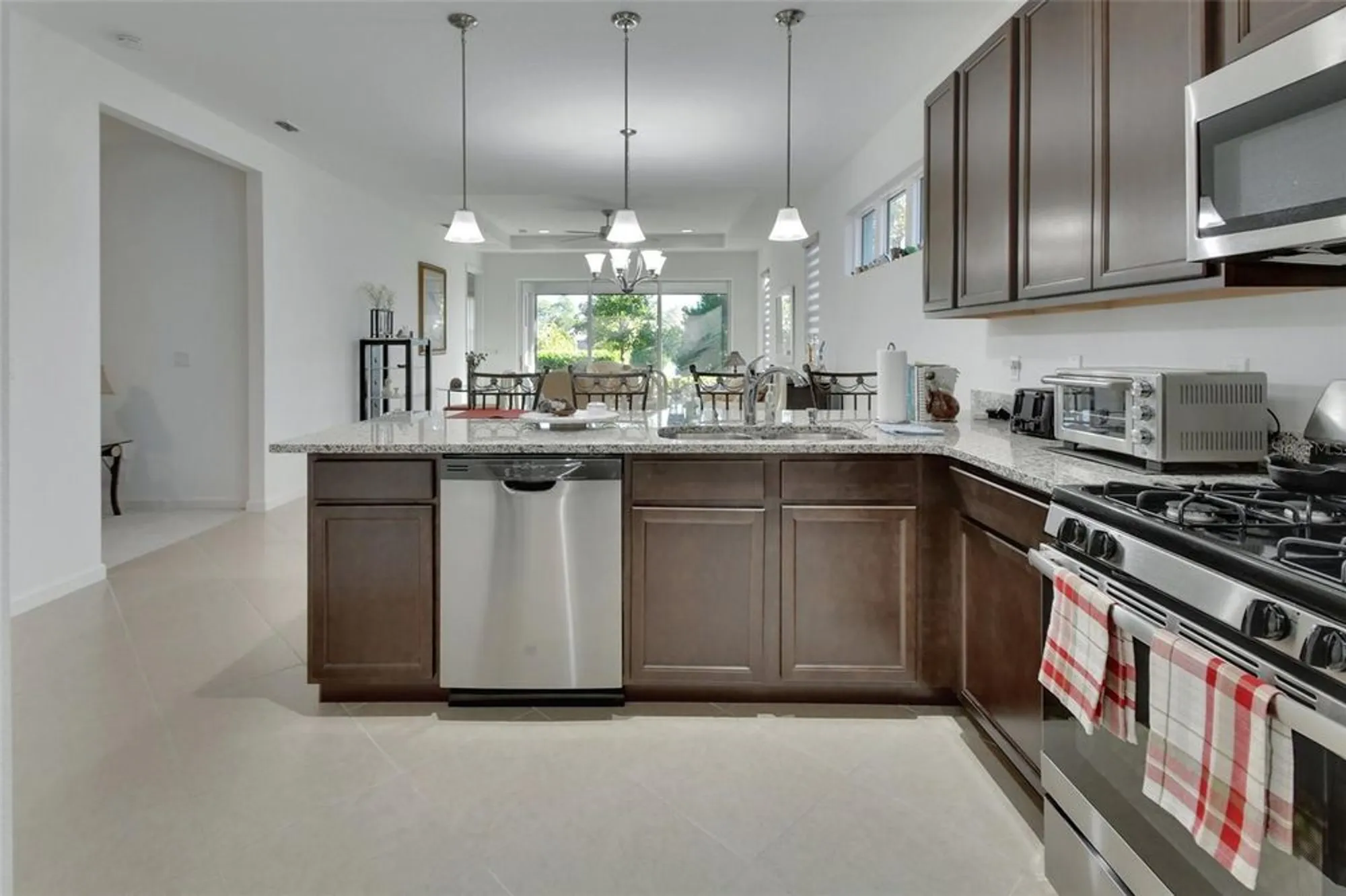 Property Slideshow image 14 of 34 | 1079 lincolnshire dr, Deland, FL, 32724