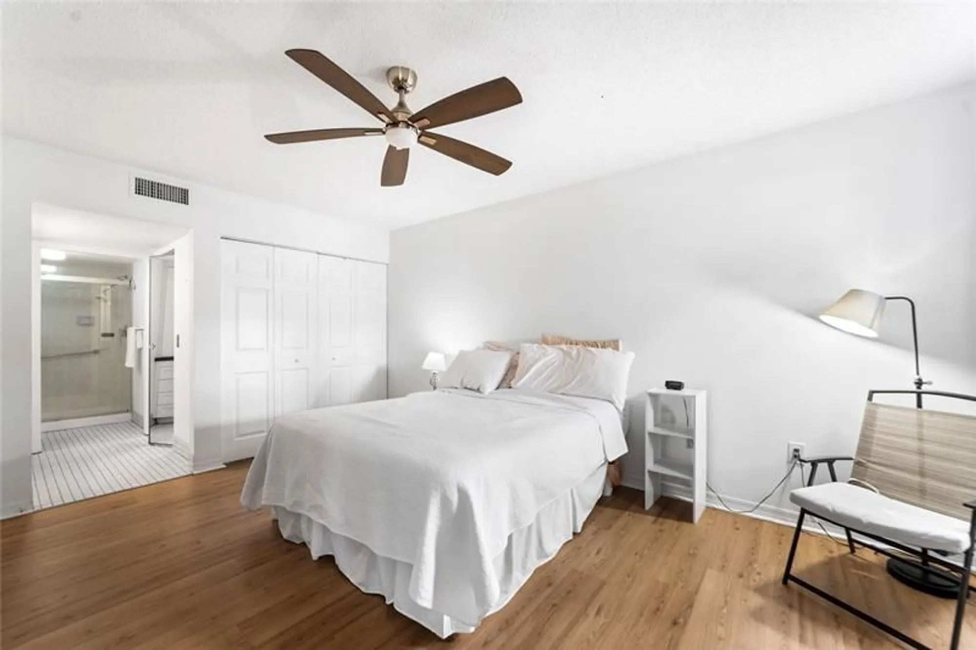 Property Slideshow image 16 of 35 | 7427 n devon dr 108, Tamarac, FL, 33321