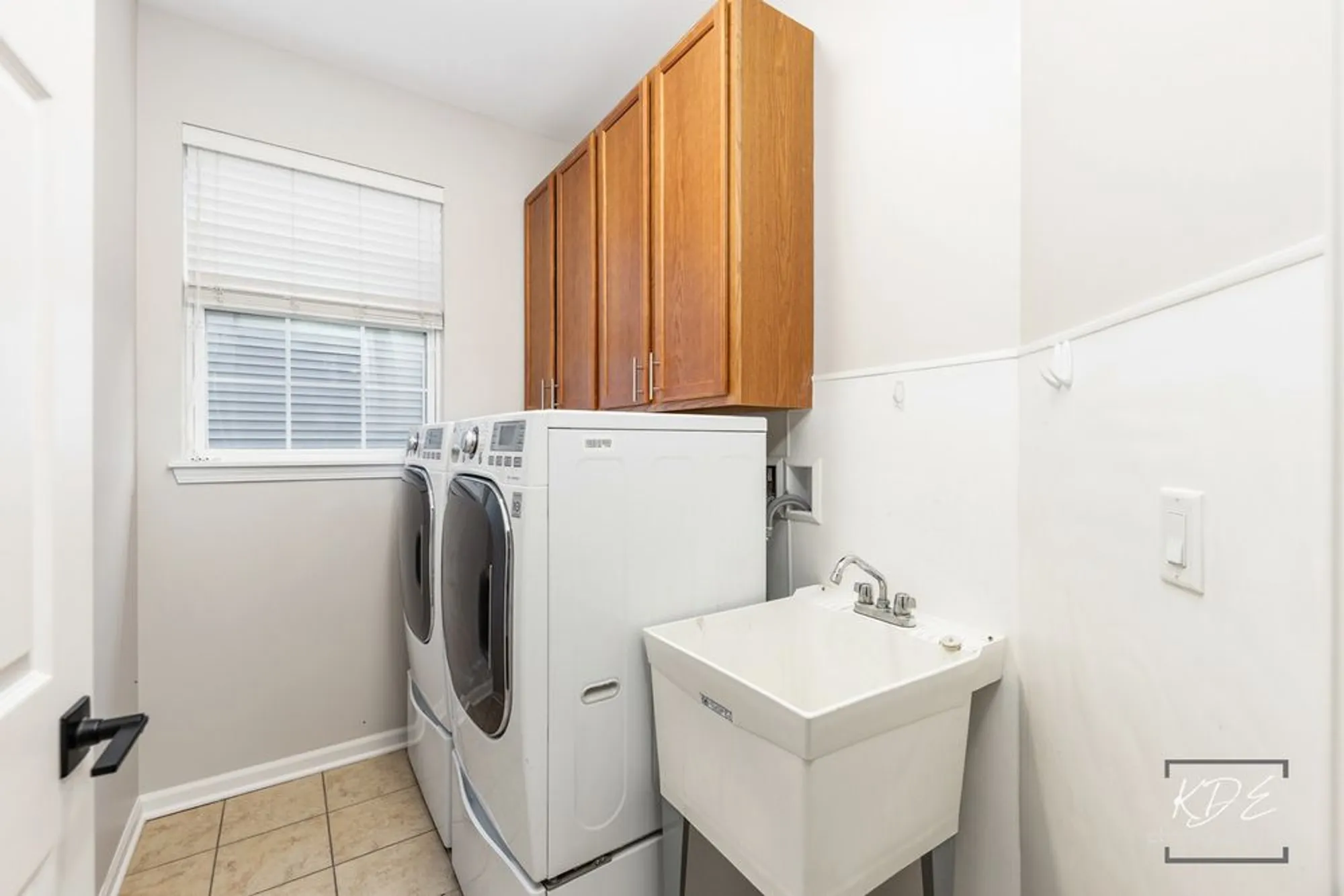 Property Slideshow image 29 of 33 | 2836 hillcrest cir, Naperville, IL, 60564