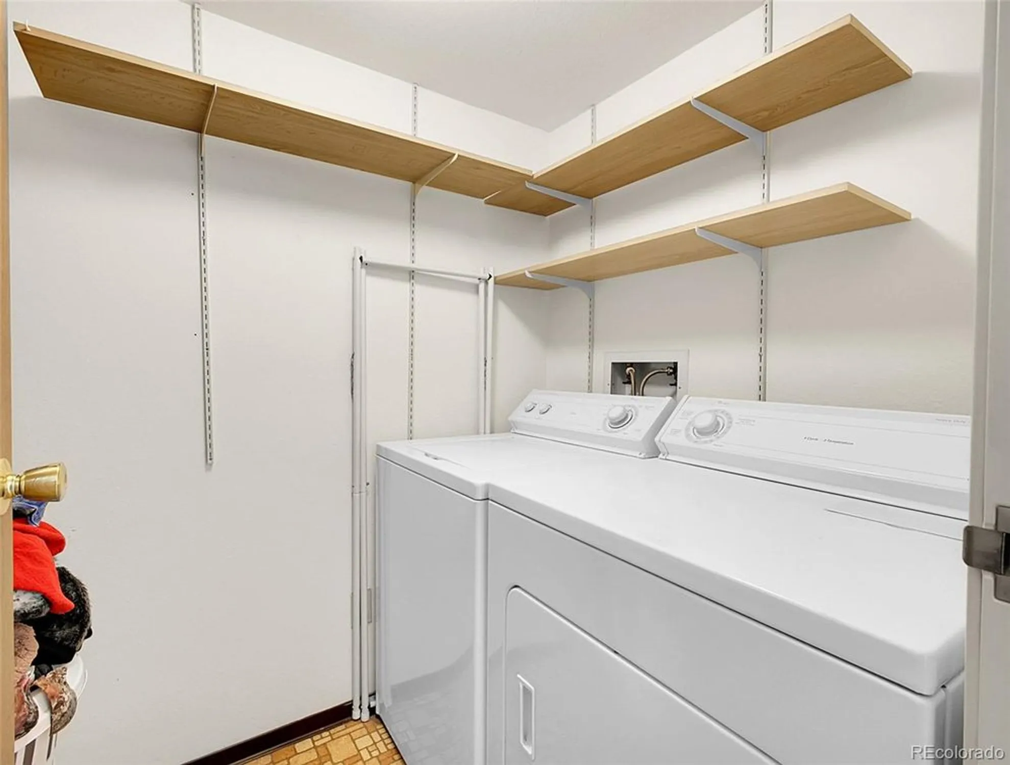 Property Slideshow image 5 of 32 | 13850 e marina dr apt 401, Aurora, CO, 80014