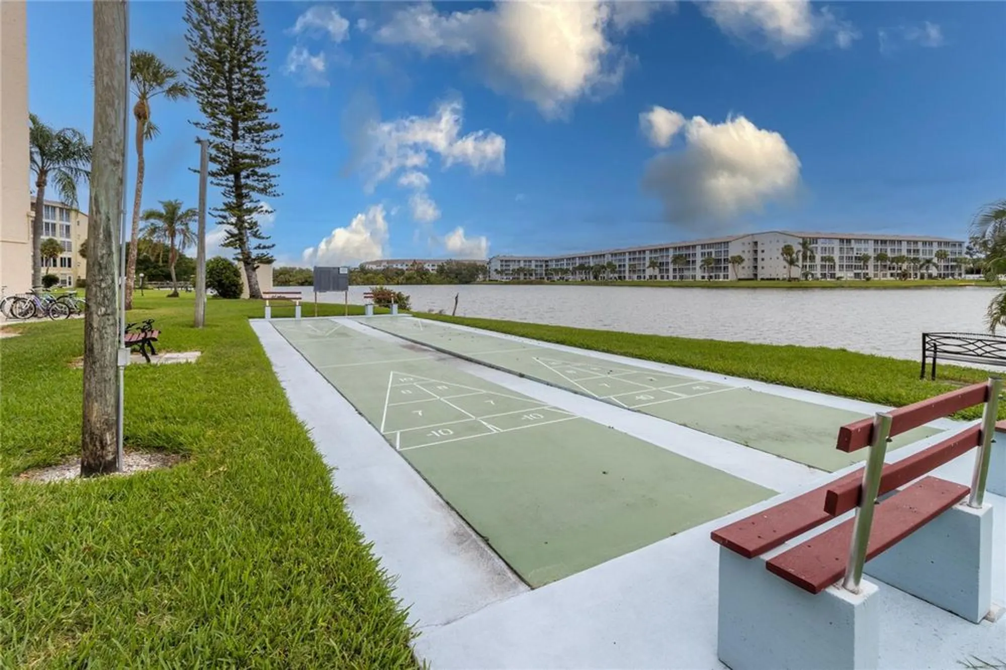 Property Slideshow image 33 of 38 | 4103 lake bayshore dr # 404, Bradenton, FL, 34205