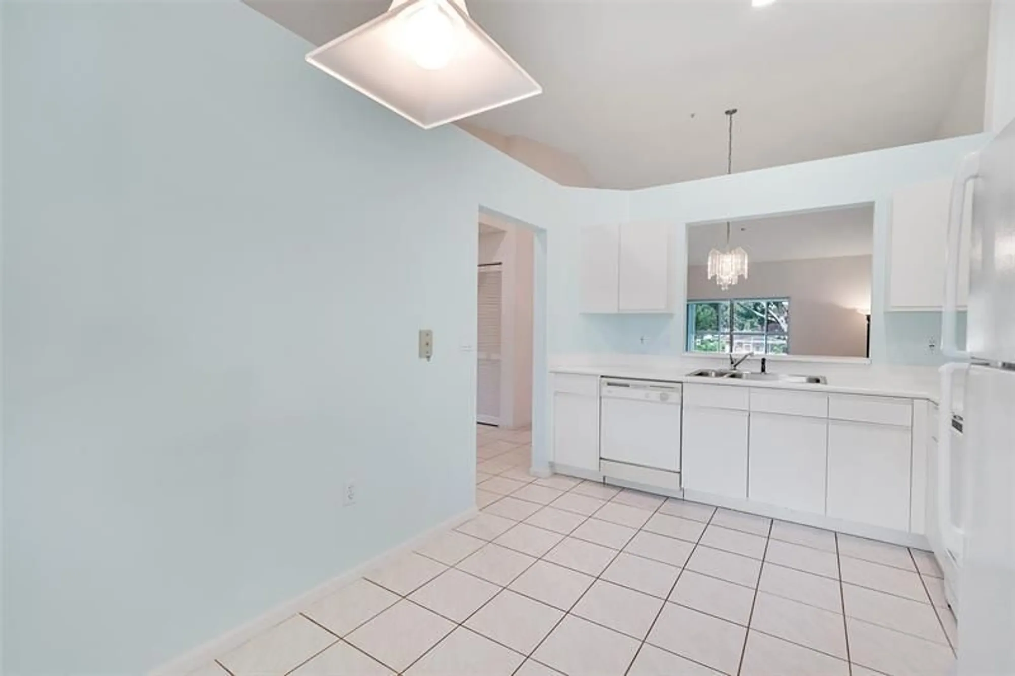 Property Slideshow image 11 of 36 | 5876 regal glen dr 201, Boynton Beach, FL, 33437