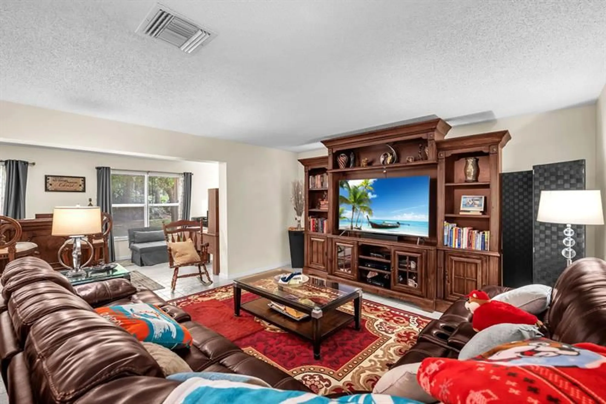 Property Slideshow image 22 of 36 | 6104 rainbow cir, Greenacres, FL, 33463