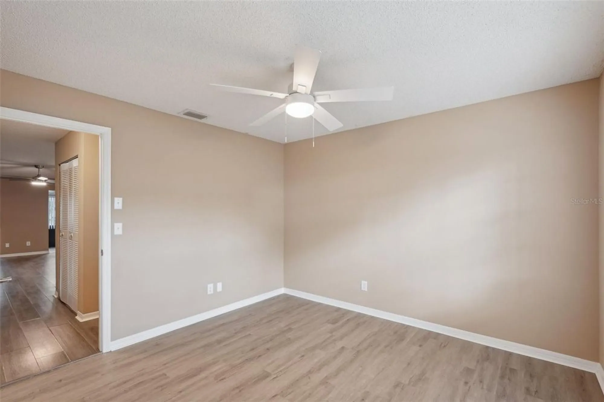 Property Slideshow image 15 of 57 | 2529 lancaster dr, Sun City Center, FL, 33573