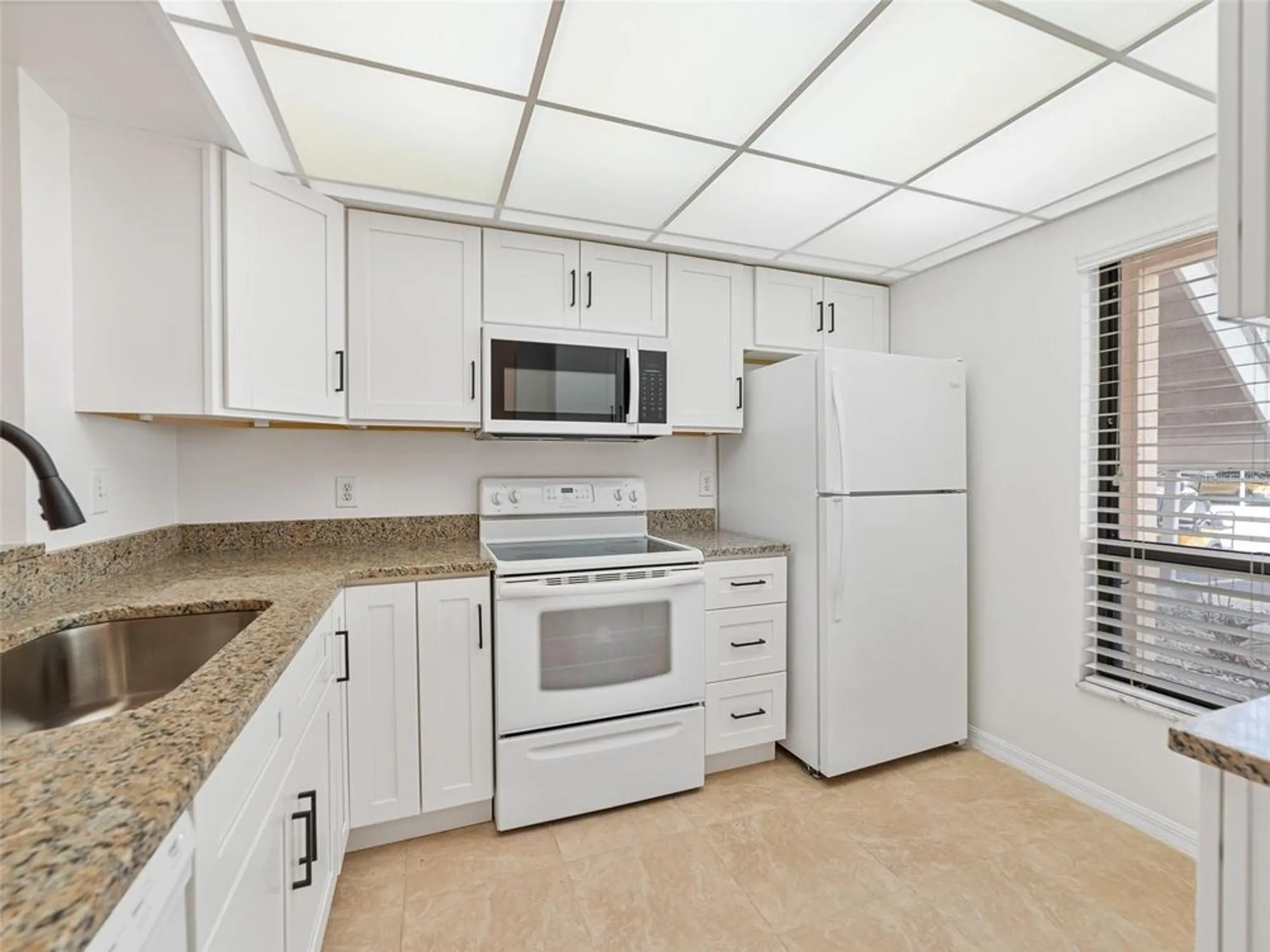 Property Slideshow image 4 of 30 | 316 kelsey way # 316, Sun City Center, FL, 33573