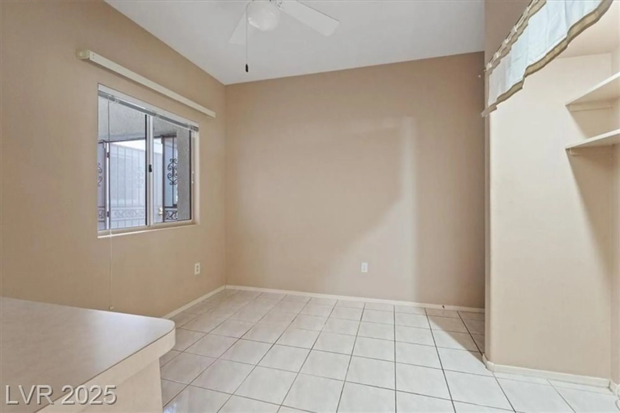 Property Slideshow image 20 of 34 | 2524 banora point dr, Las Vegas, NV, 89134
