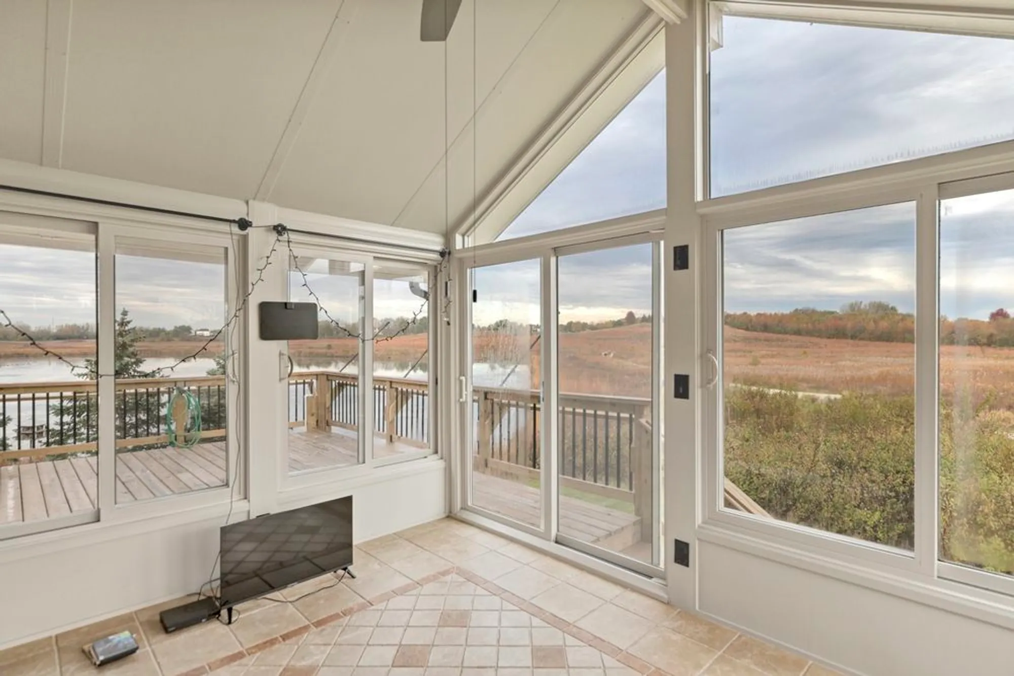 Property Slideshow image 32 of 71 | 2660 harnish dr, Algonquin, IL, 60102