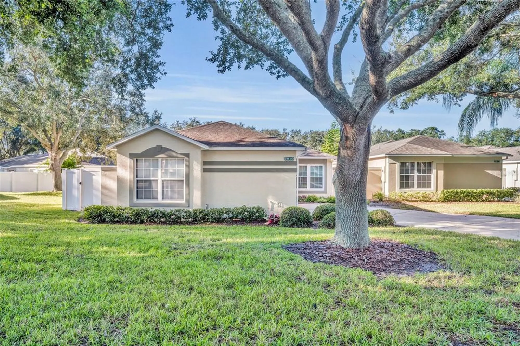 Property Slideshow image 1 of 31 | 2010 braxton st, Clermont, FL, 34711