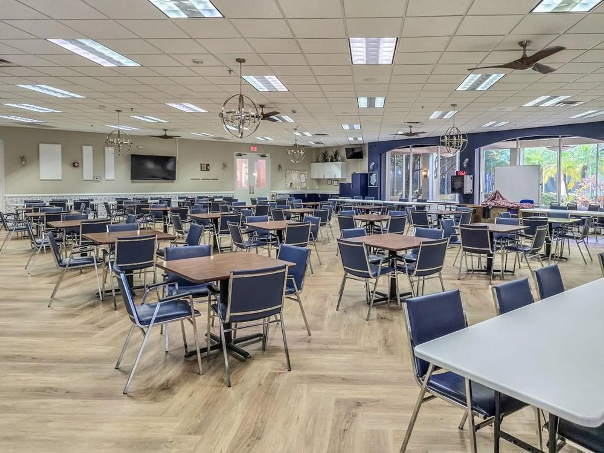 Property Slideshow image 30 of 63 | 1802 bedford ln 2, Sun City Center, FL, 33573