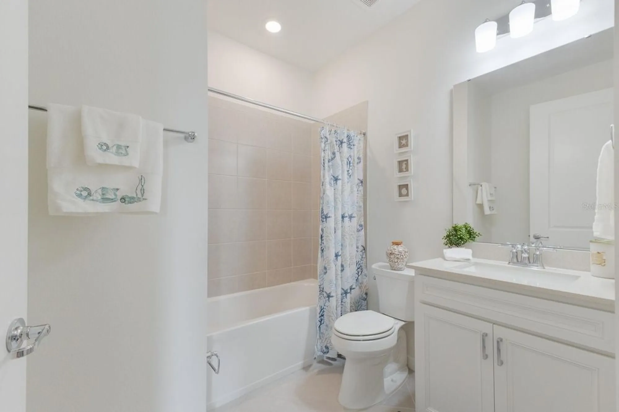 Property Slideshow image 16 of 59 | 10470 spring tide way, Parrish, FL, 34219