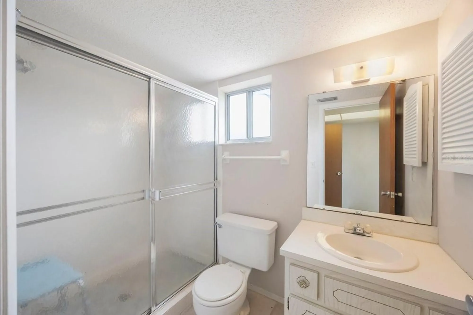 Property Slideshow image 23 of 39 | 4155 heron way # e-301, Bradenton, FL, 34205