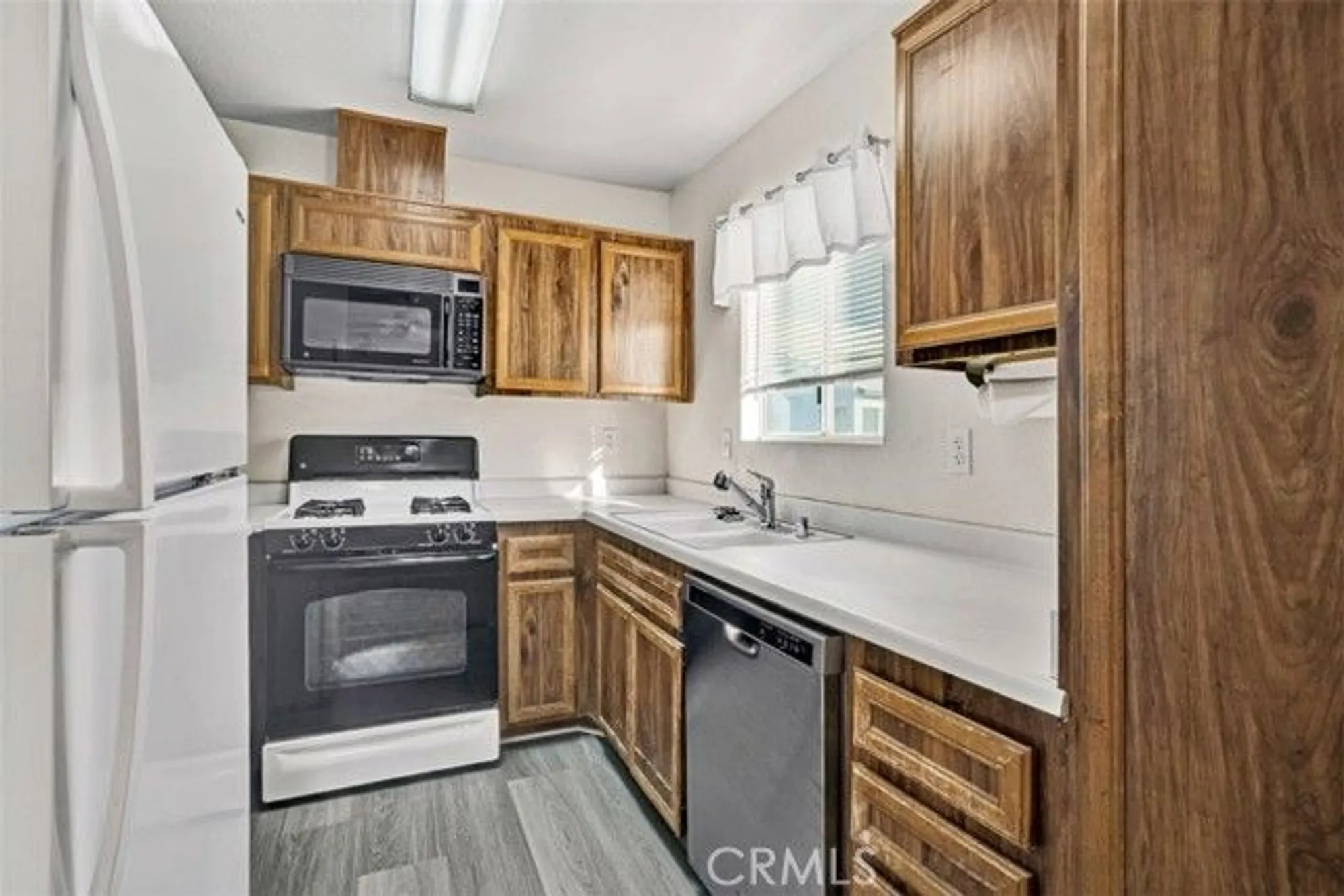 Property Slideshow image 9 of 20 | 29200 murrieta rd, Menifee, CA, 92586