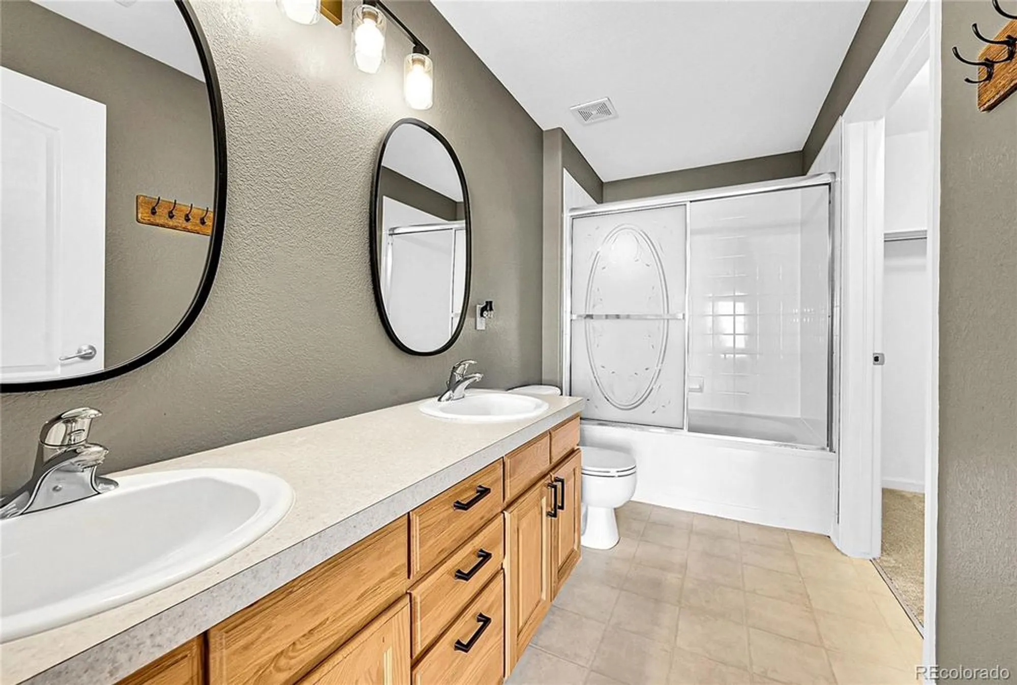 Property Slideshow image 11 of 29 | 4605 hahns peak dr unit 203, Loveland, CO, 80538