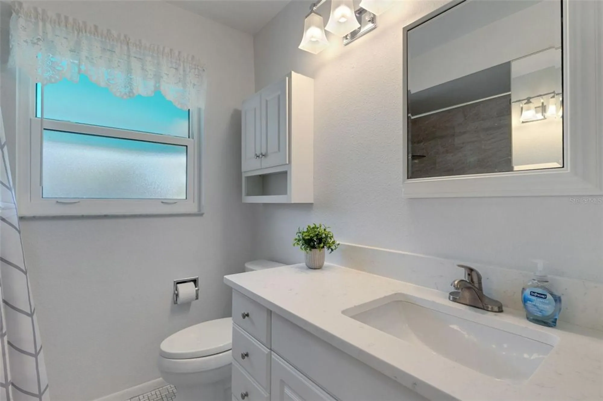 Property Slideshow image 26 of 96 | 2880 doone cir, Palm Harbor, FL, 34684
