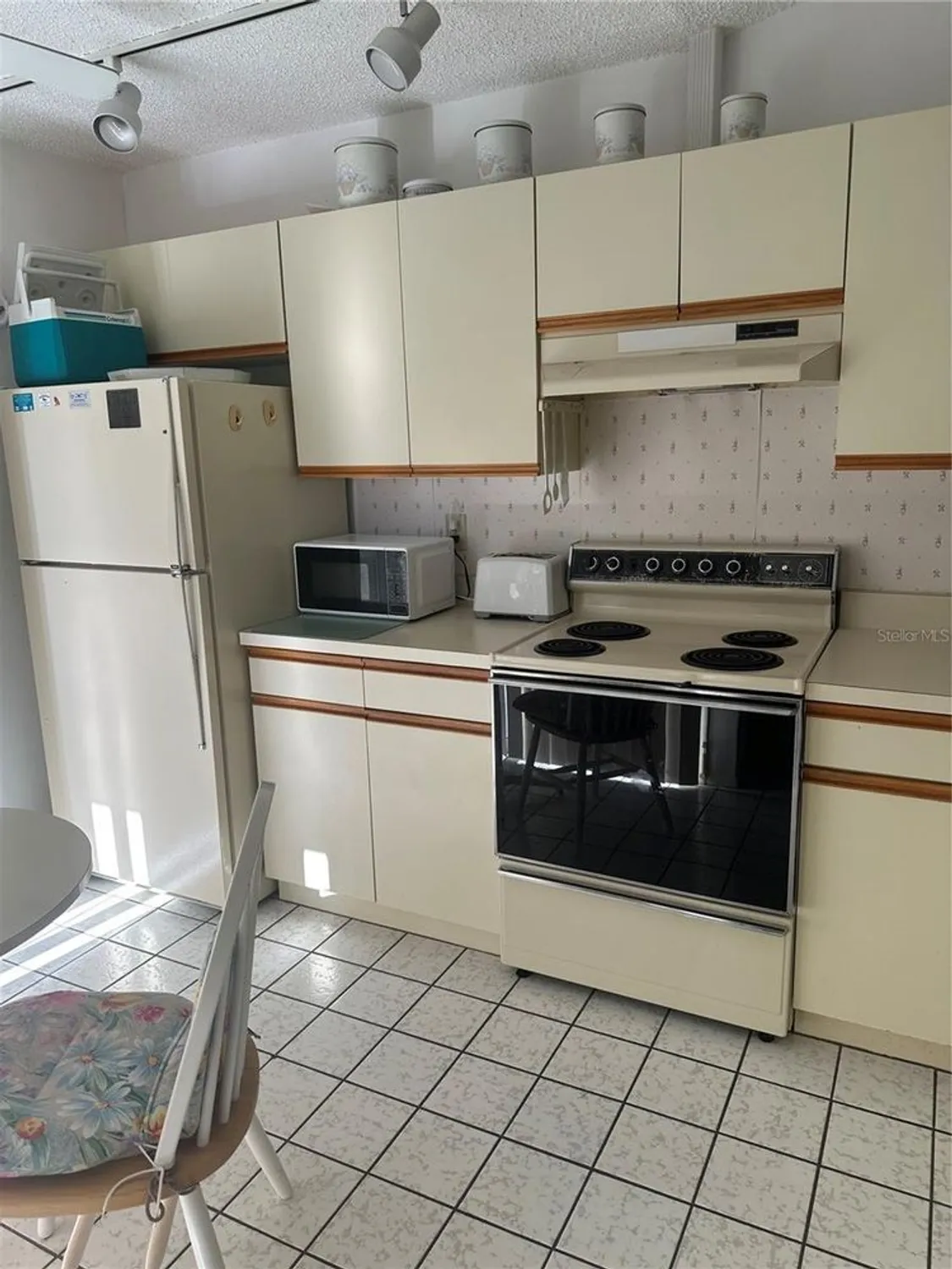 Property Slideshow image 13 of 37 | 967 waterside ln, Bradenton, FL, 34209