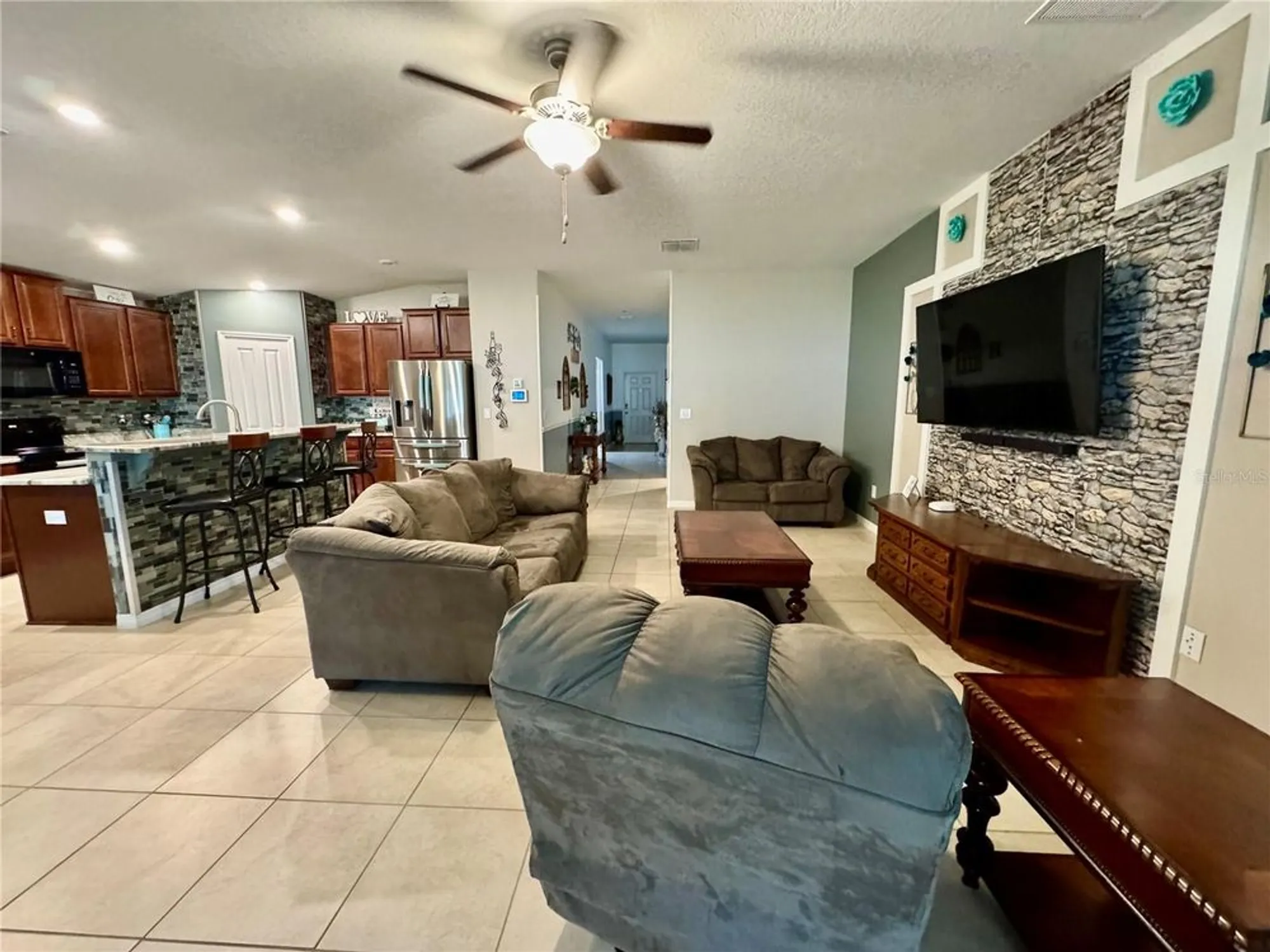 Property Slideshow image 6 of 20 | 9712 sage creek dr, Ruskin, FL, 33573