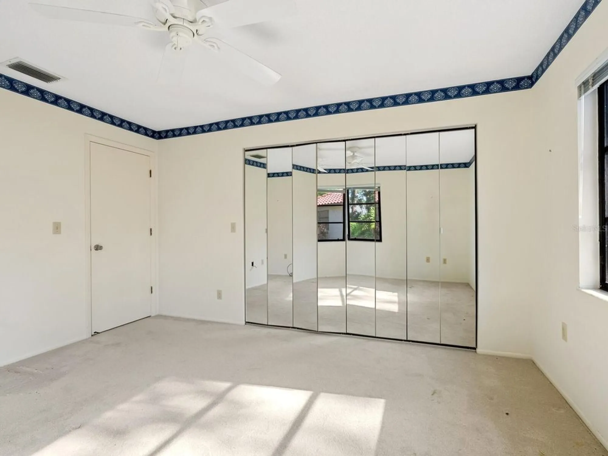 Property Slideshow image 26 of 53 | 5450 golf pointe dr, Sarasota, FL, 34243